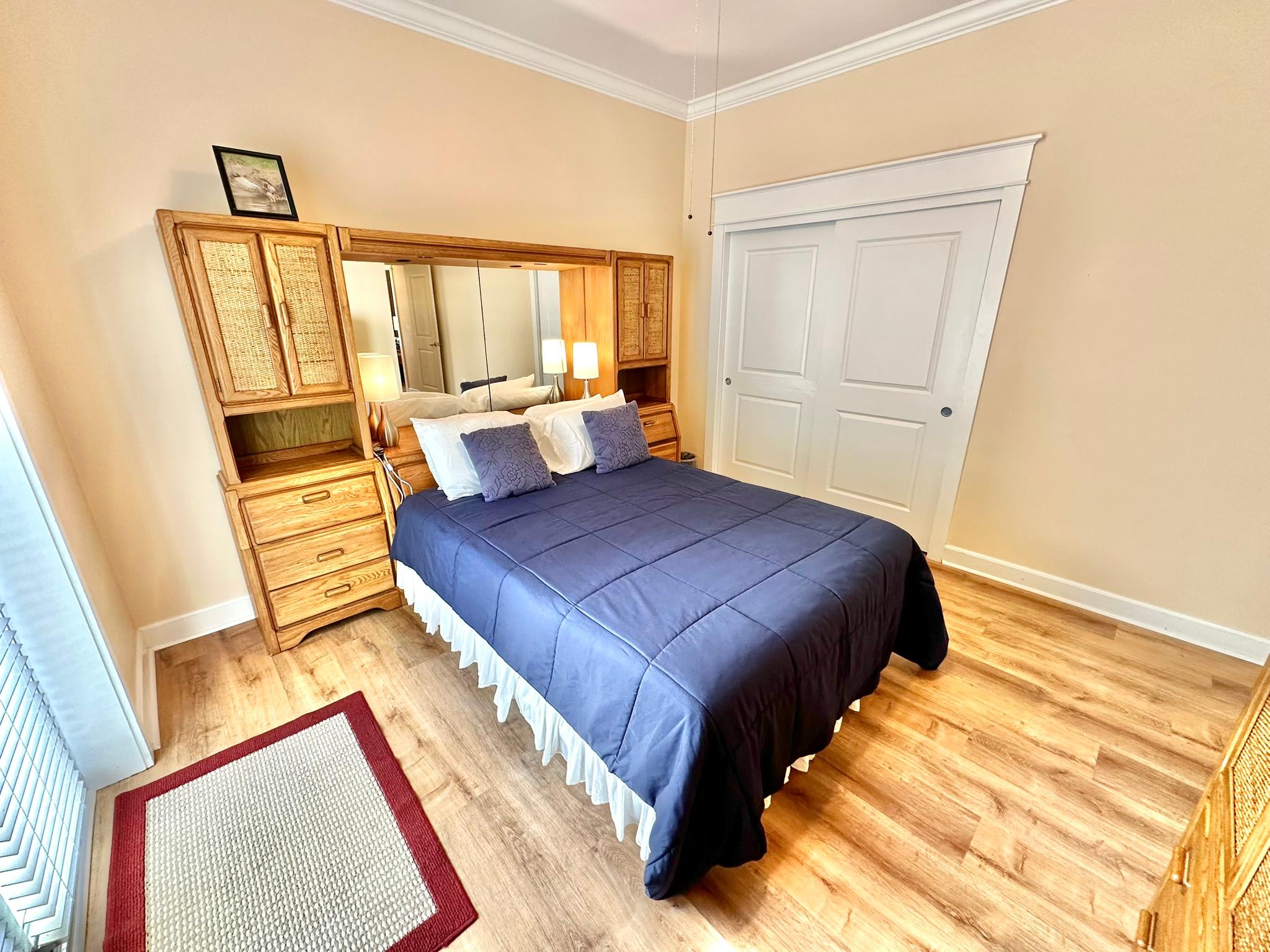 Guest Bedroom - Queen