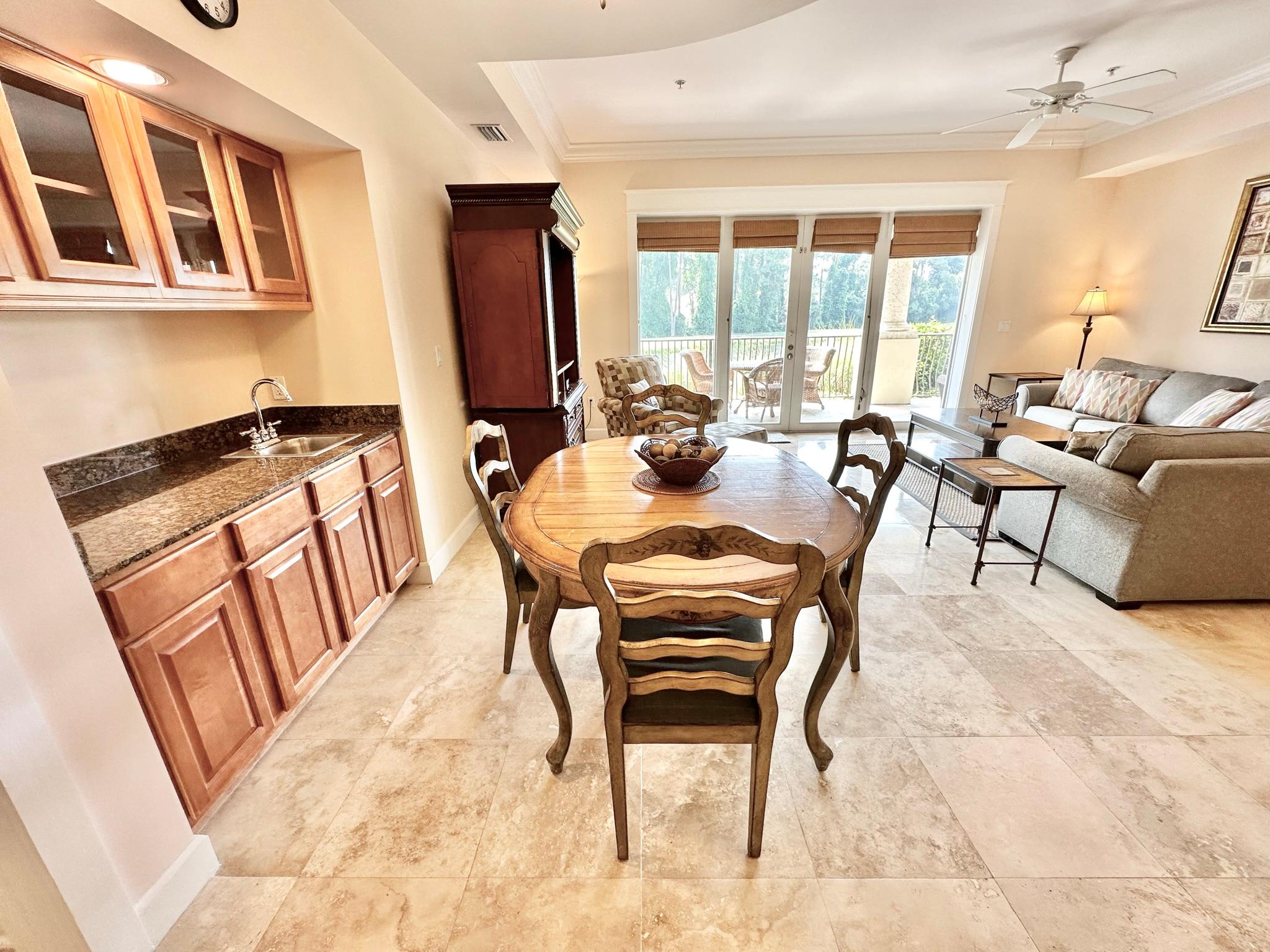 Dining room seating for 4