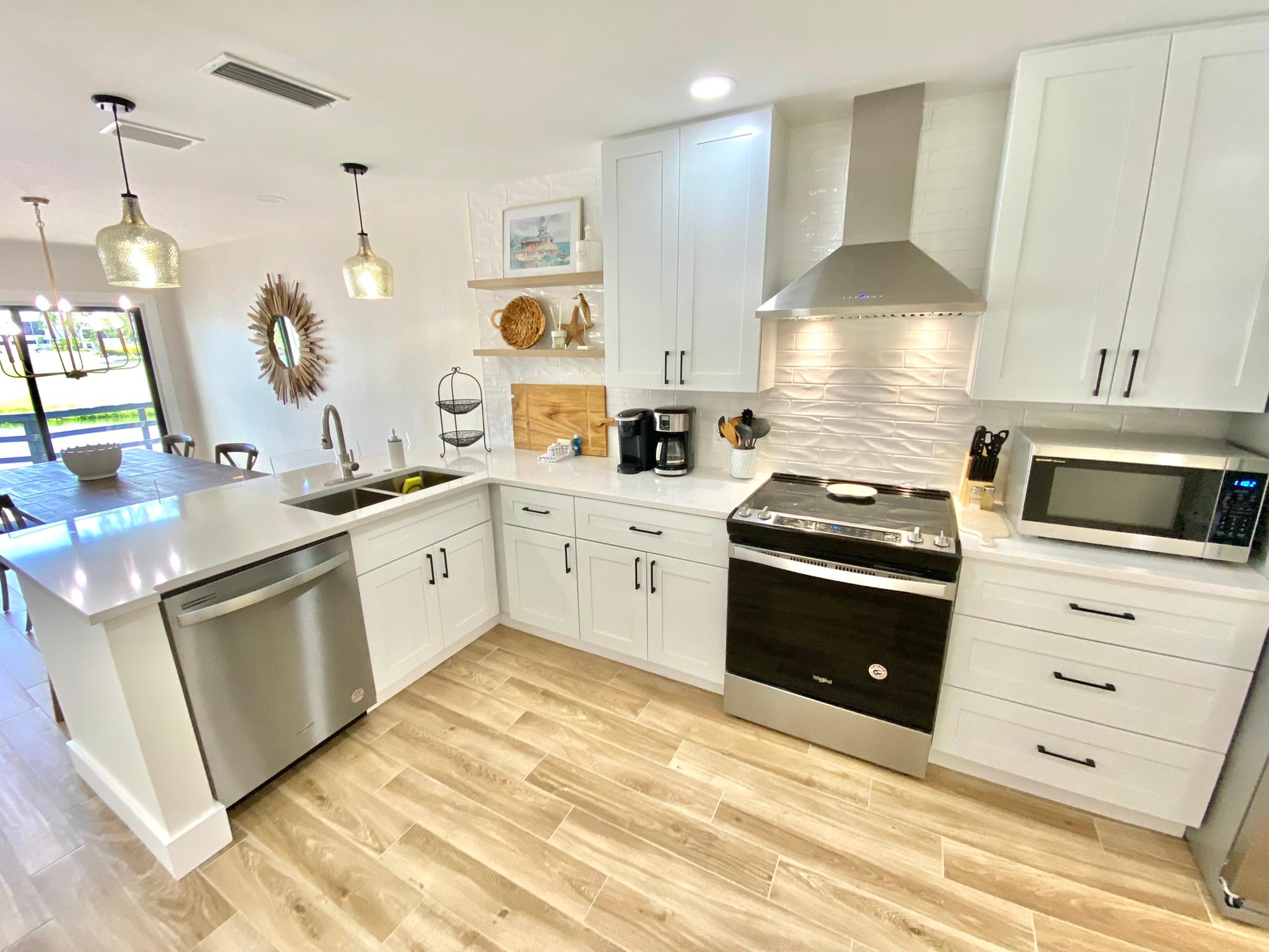 Fully-stocked, updated Kitchen