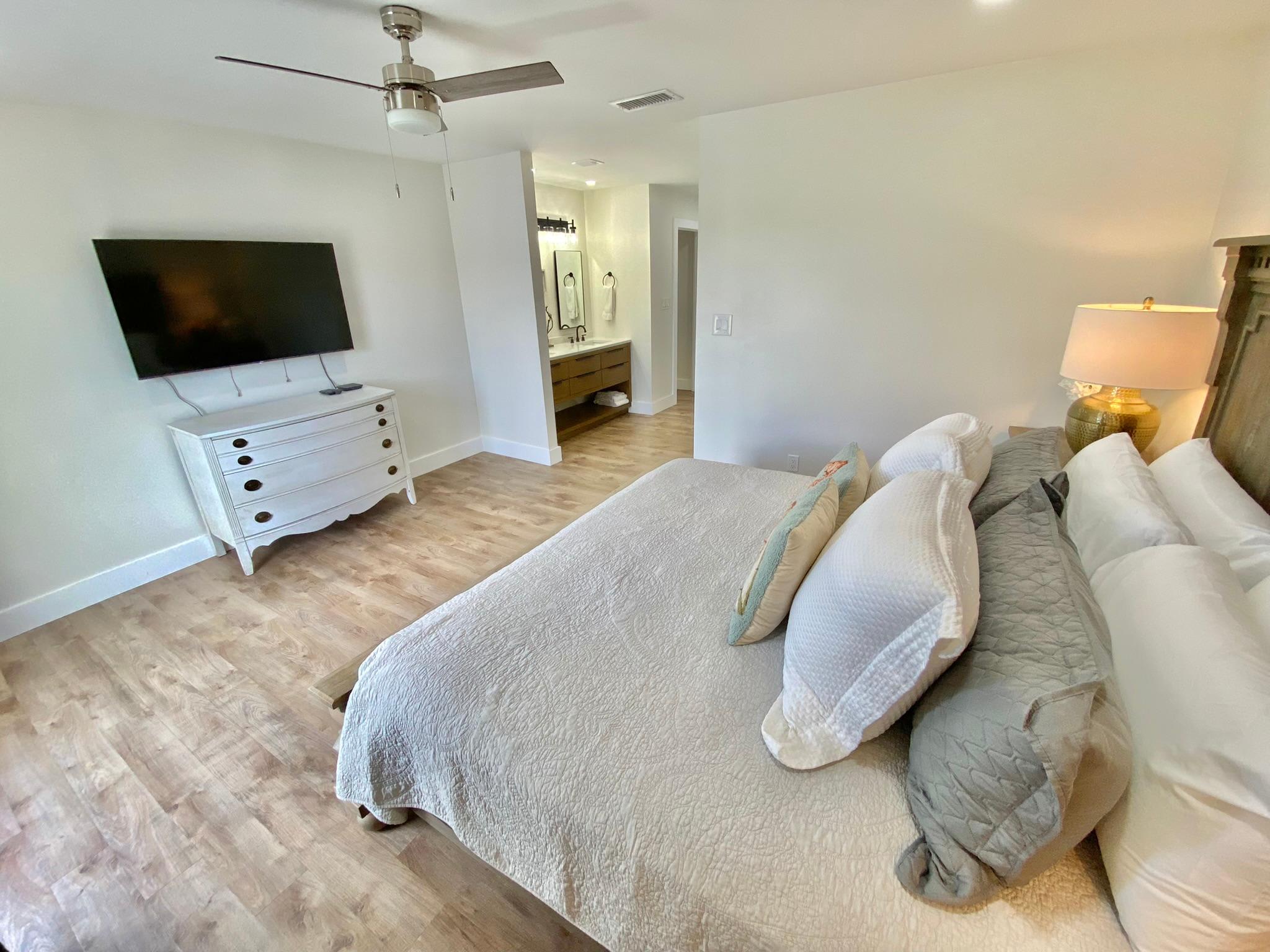 Upstairs Master Suite