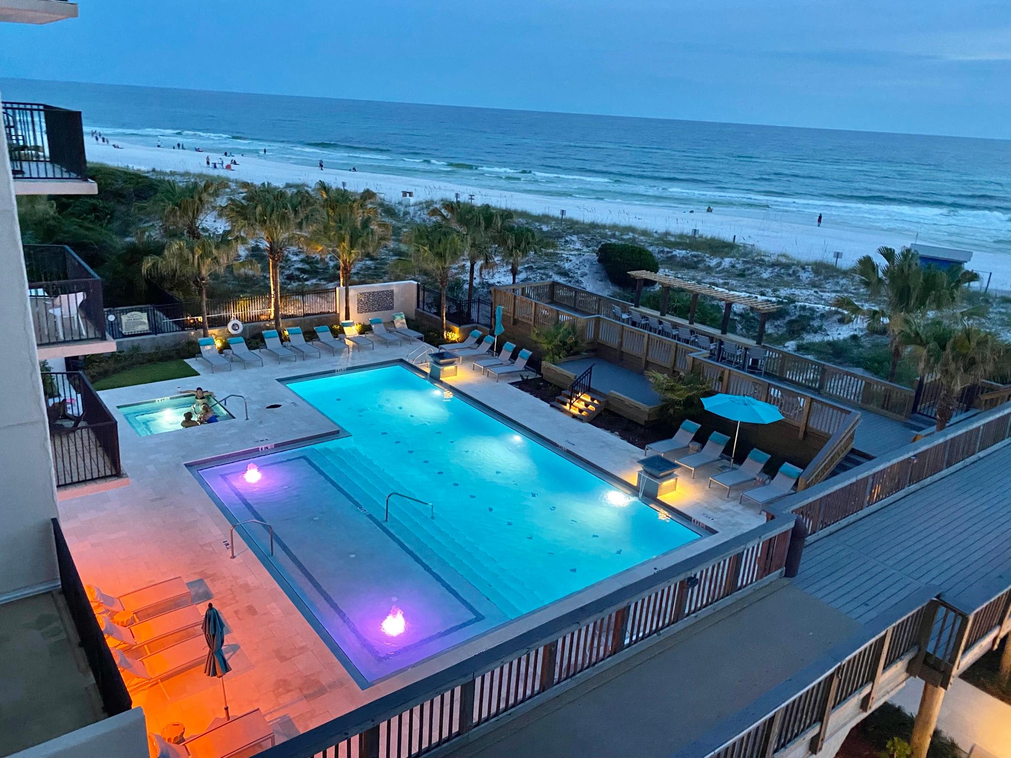 Newly renovated pool & hot tub