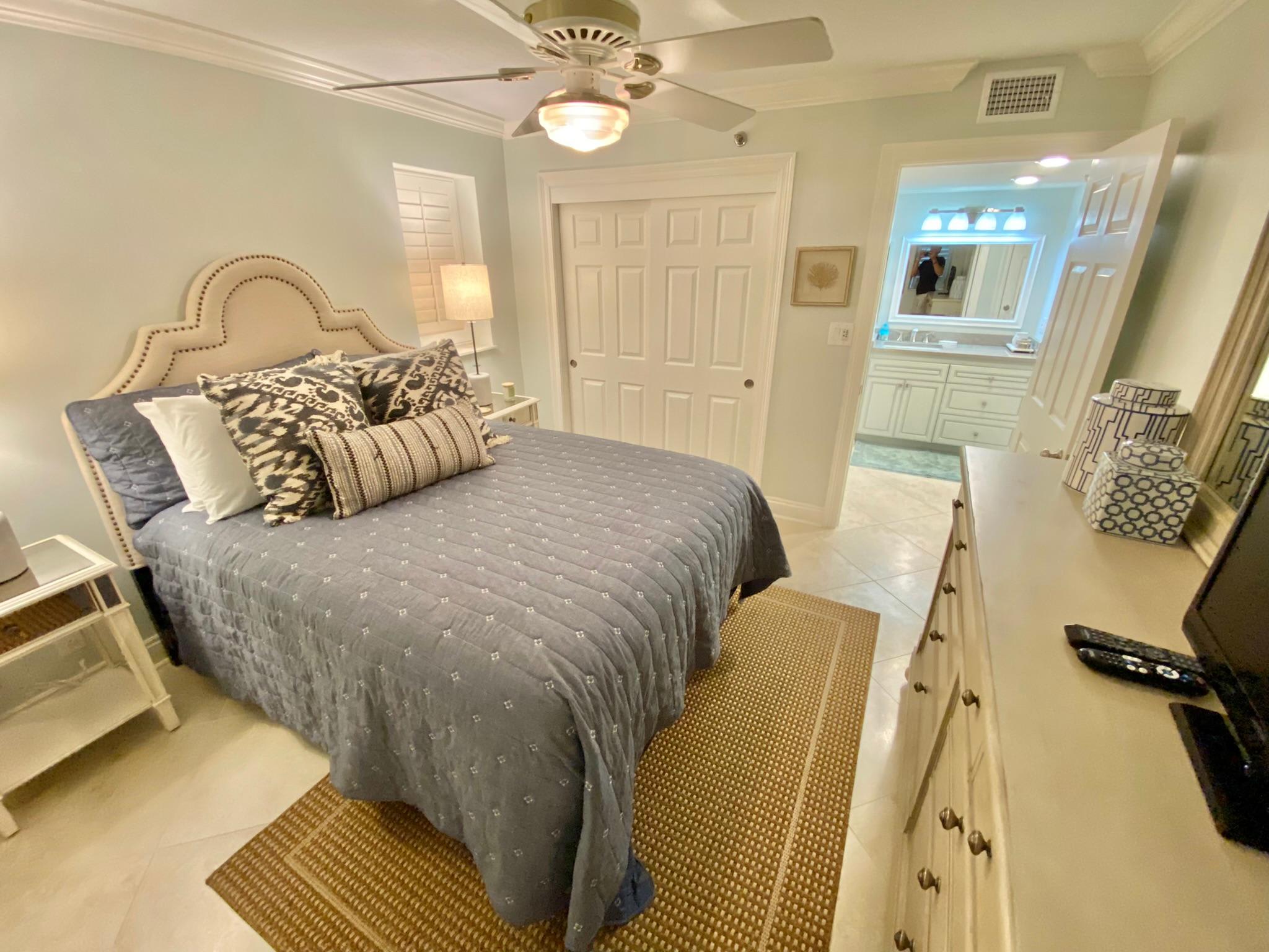 Guest Bedroom - Queen