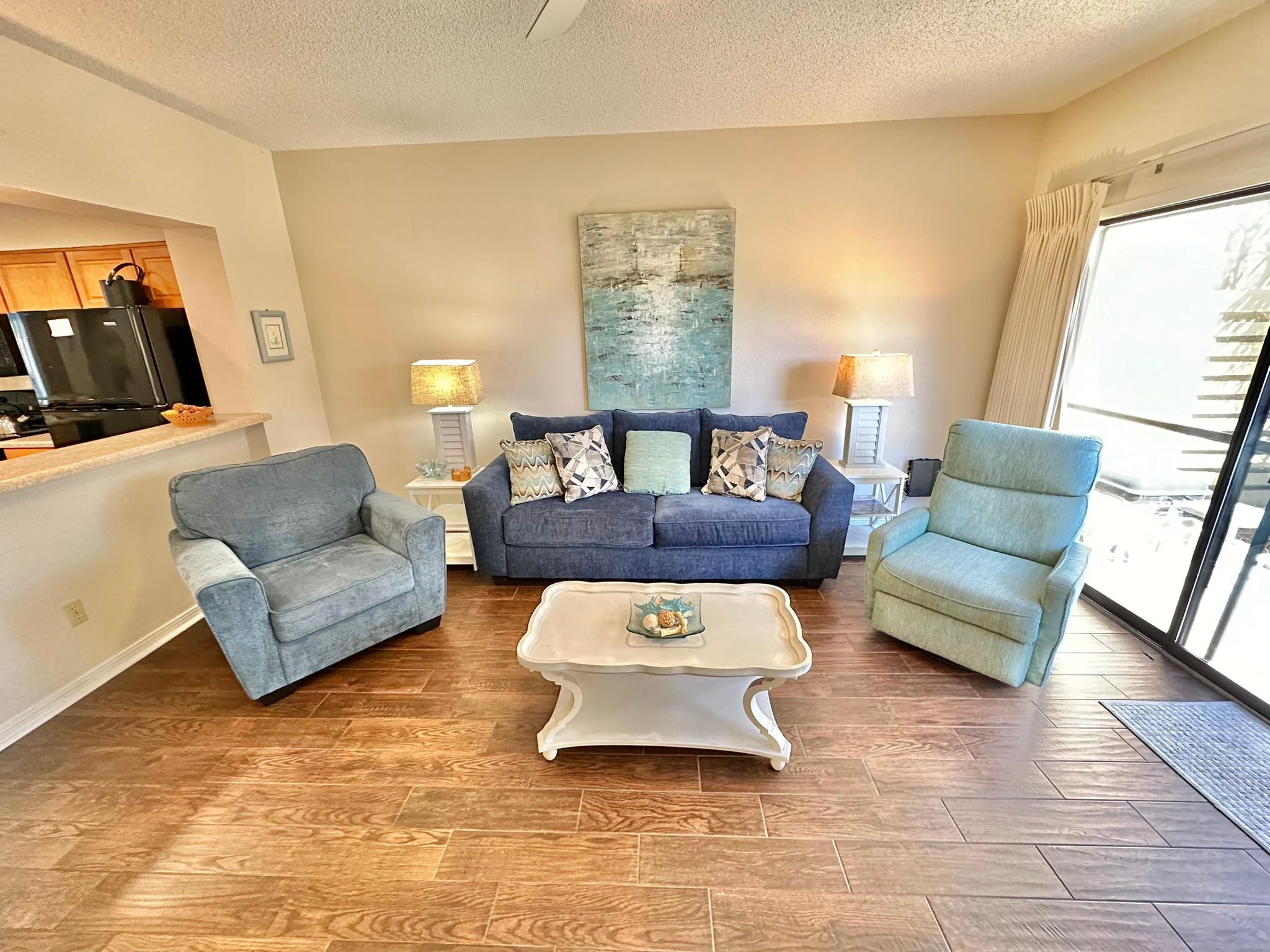 Spacious living room