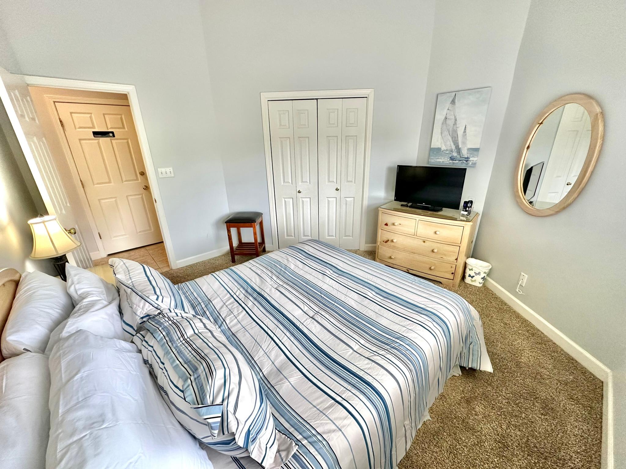 Guest Bedroom - Queen