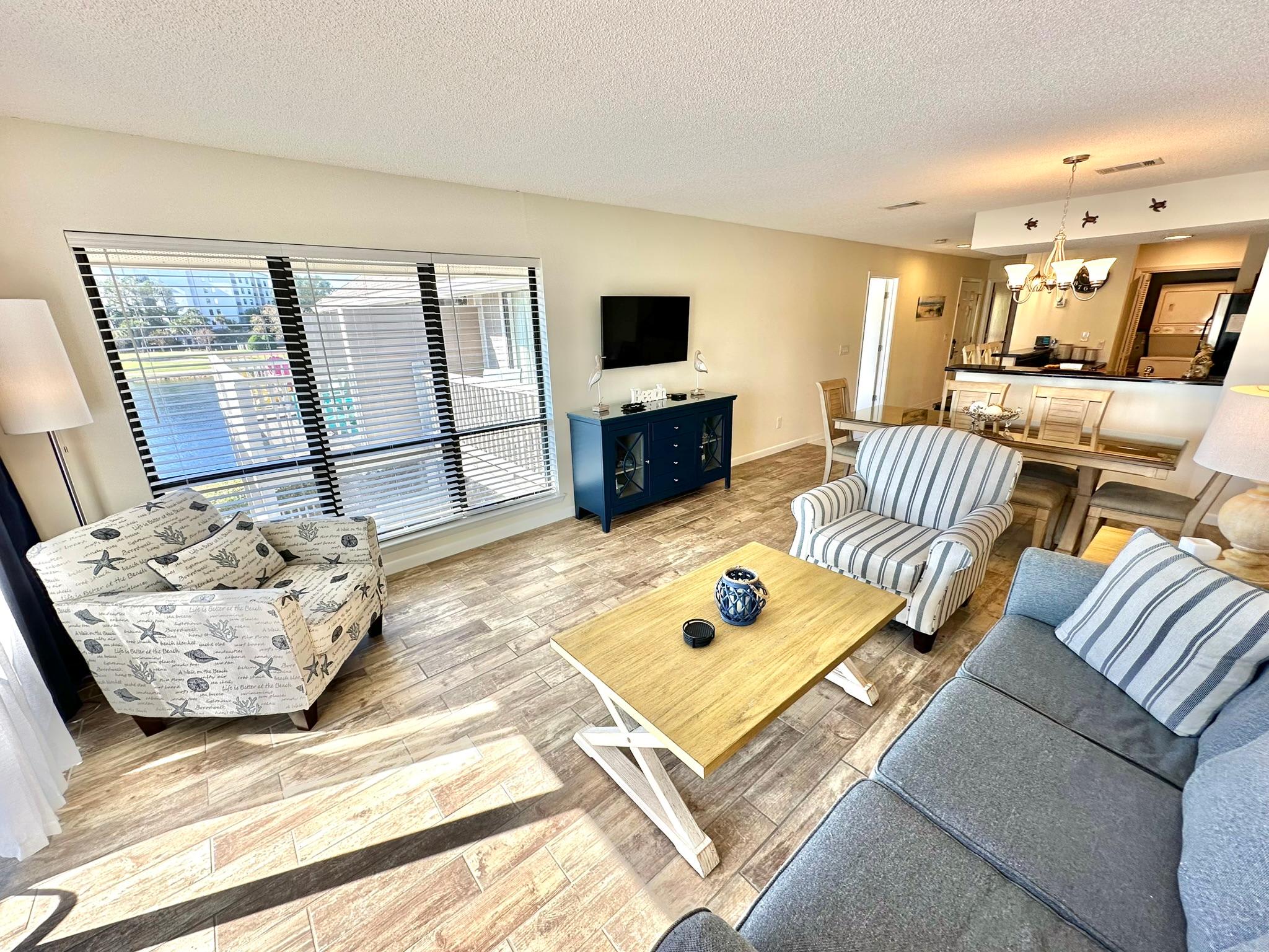 Spacious living room