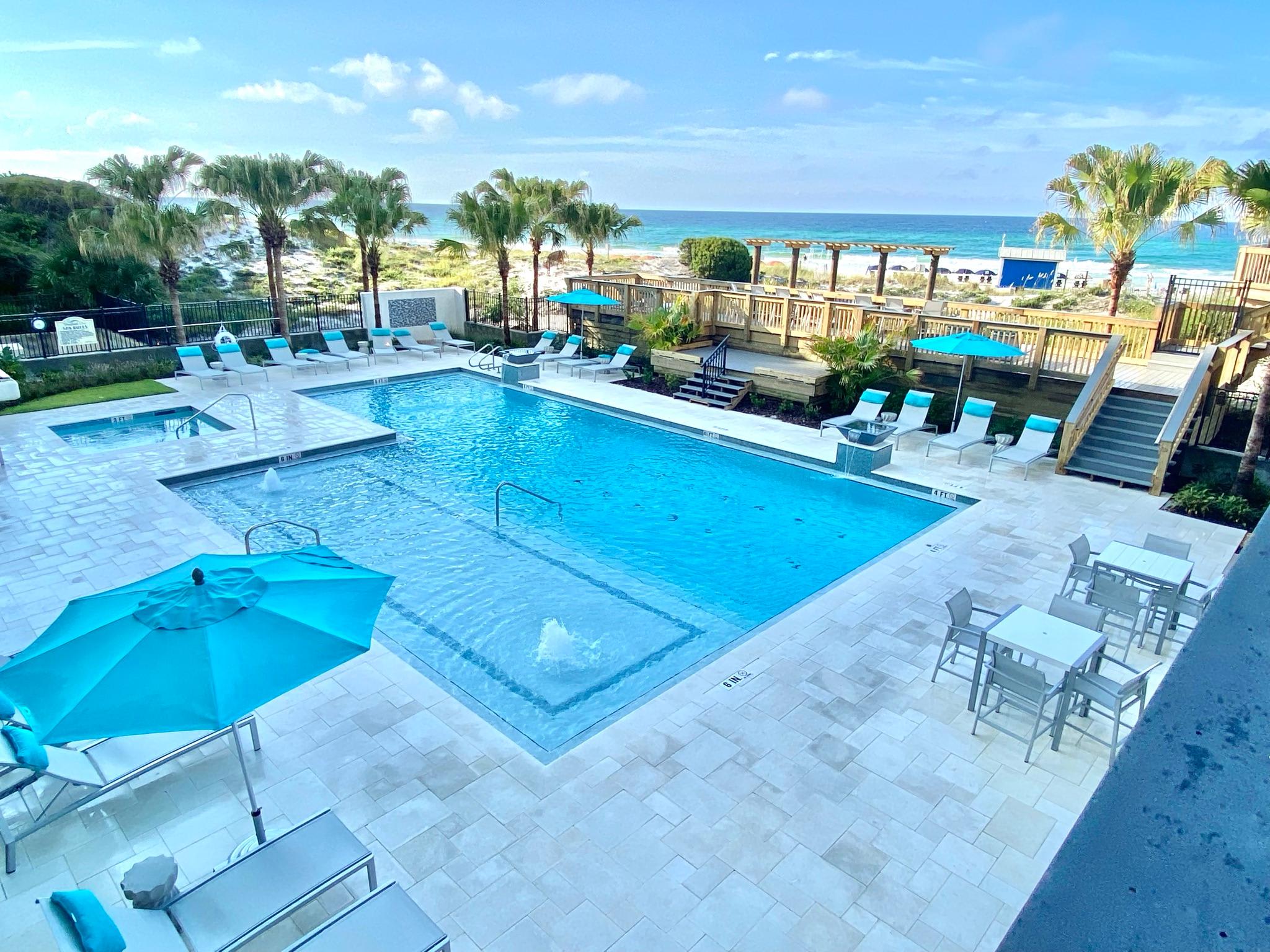 Beachside One Pool & Hot tub