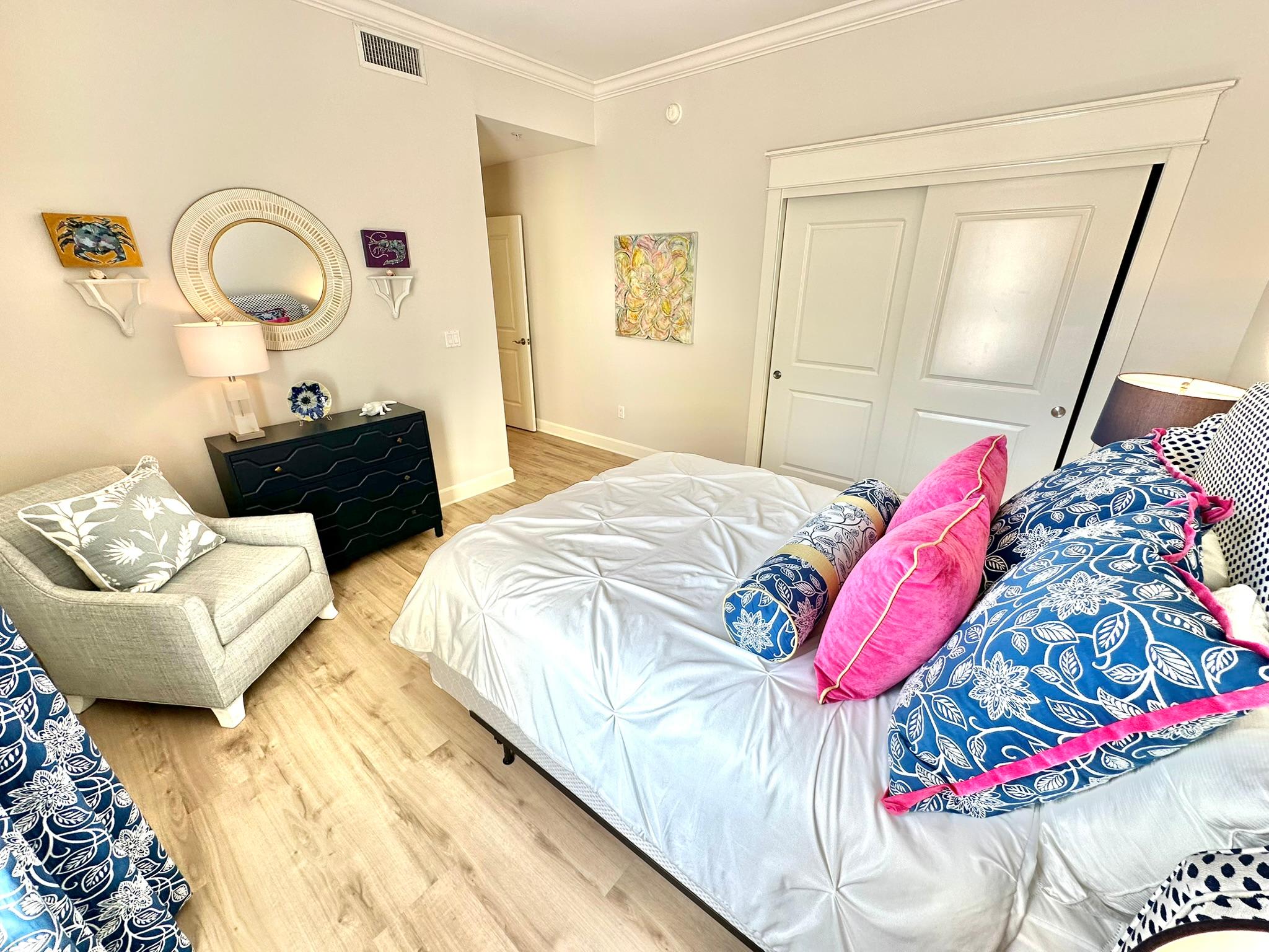 Guest Bedroom - Queen