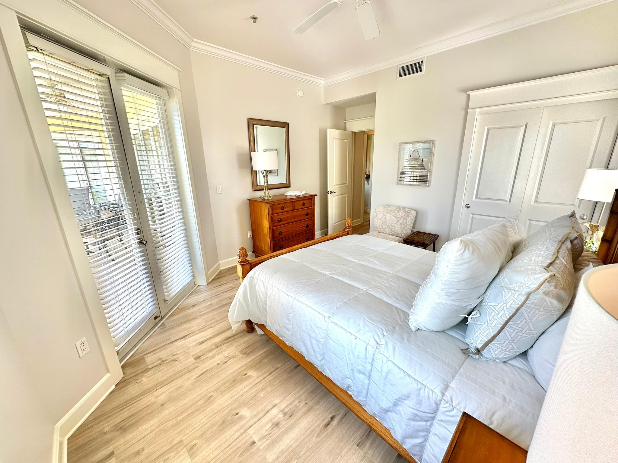 Guest Bedroom - Queen