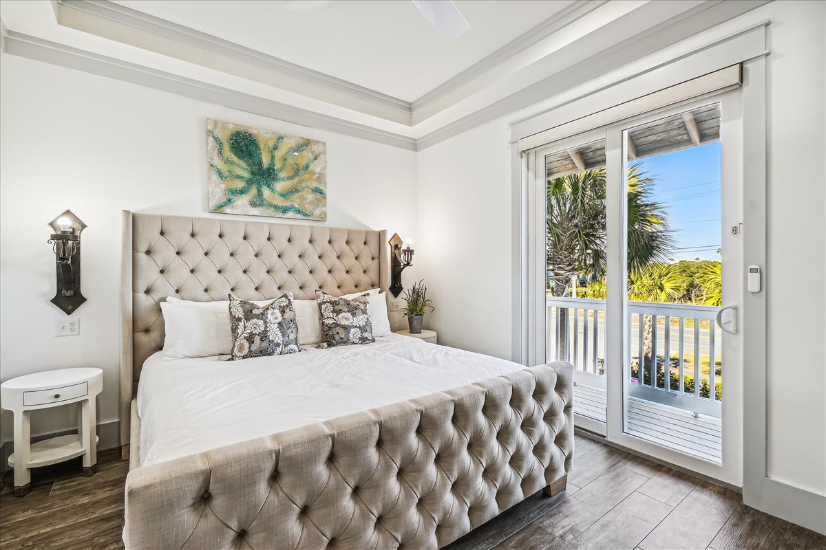 2nd Floor King Guest Suite and Balcony