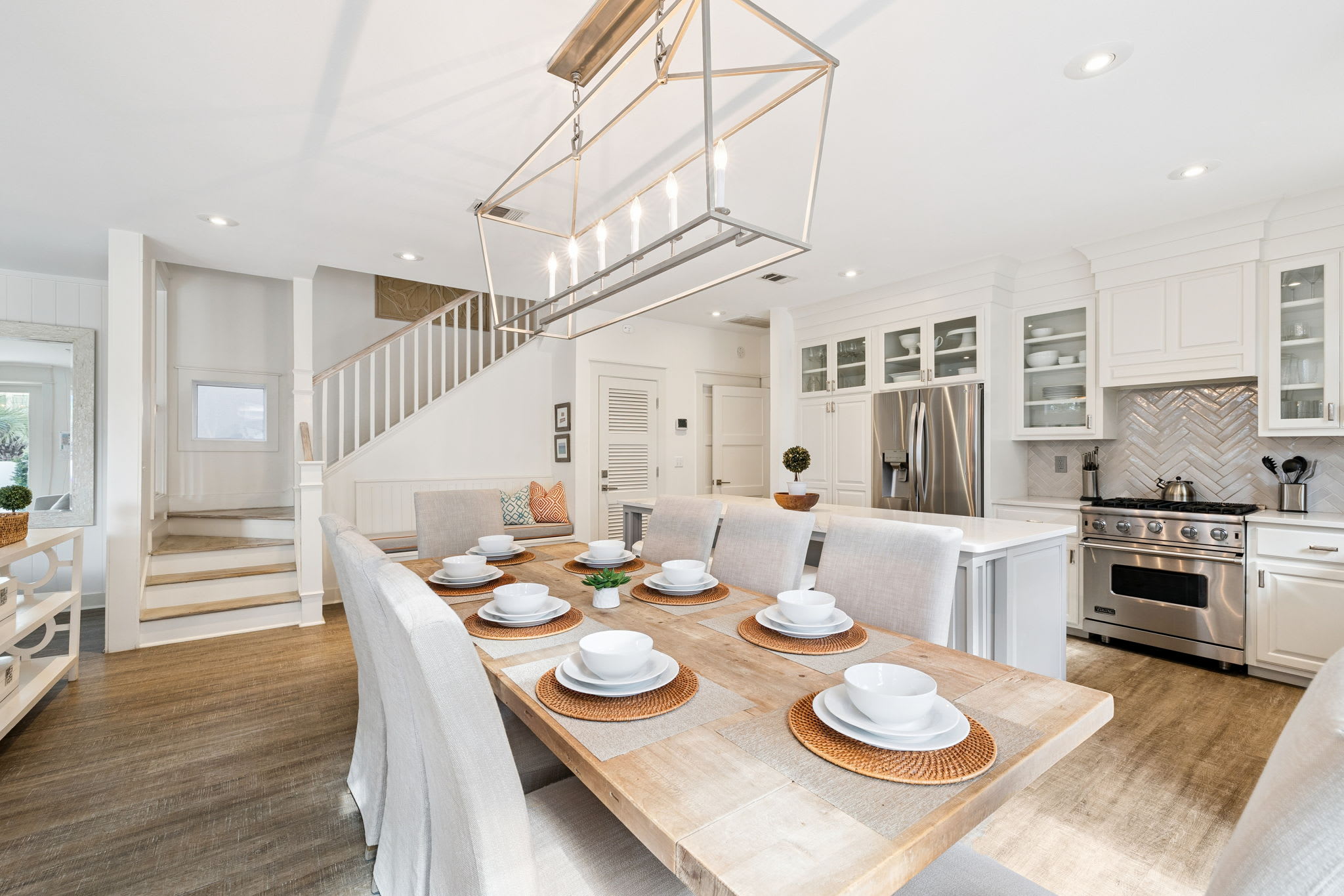 Dining Area with Seating for 8