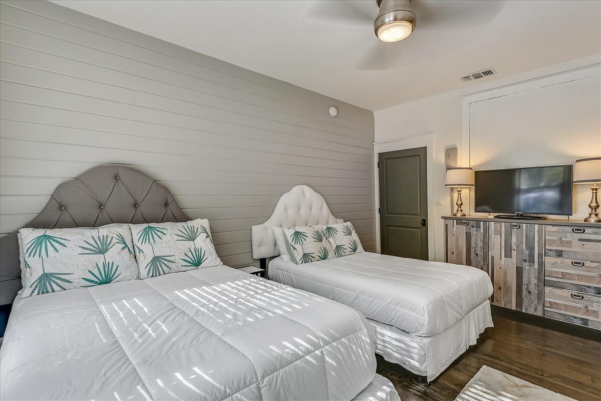 1st Floor Guest Bedroom - Access to a Private Bathroom