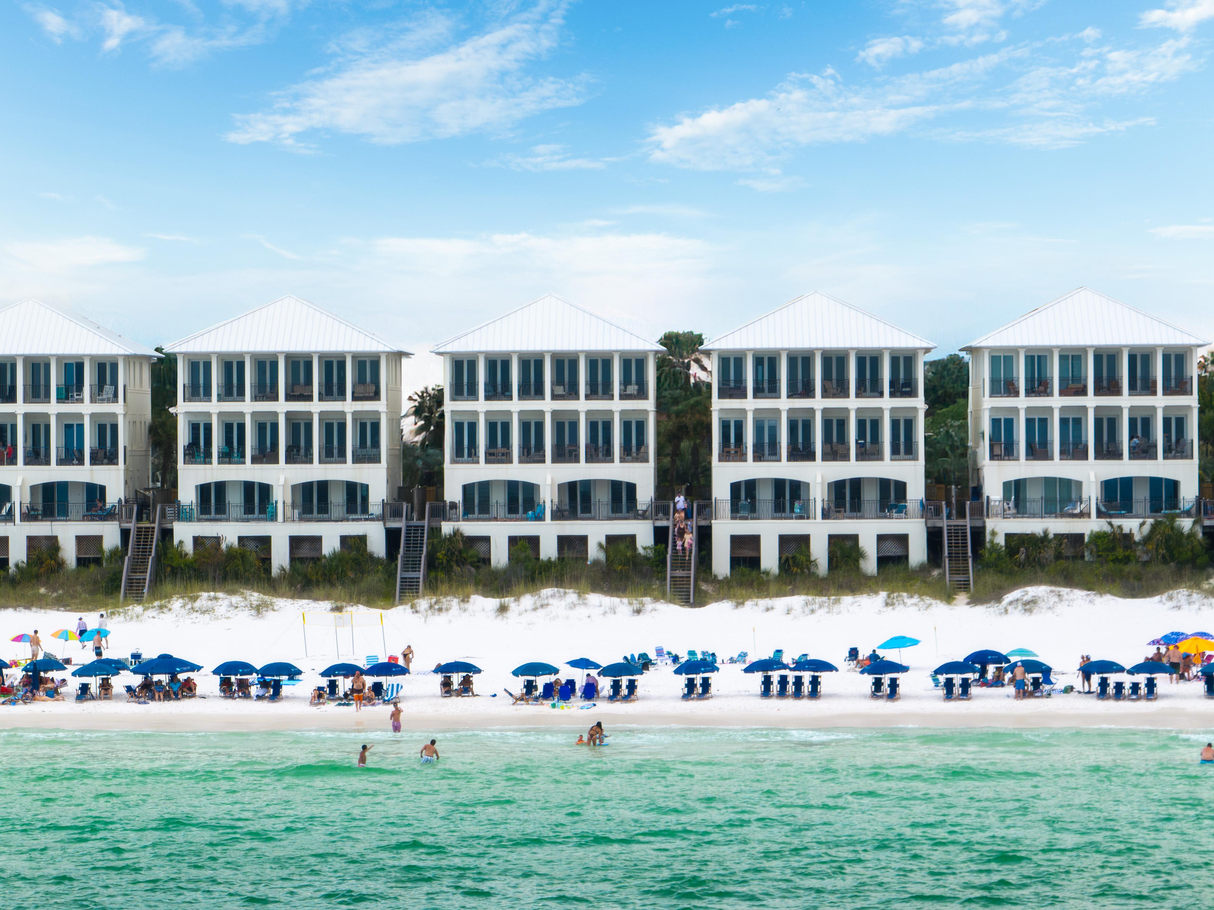 "Sunset Over Seas" is Directly Beachfront!!