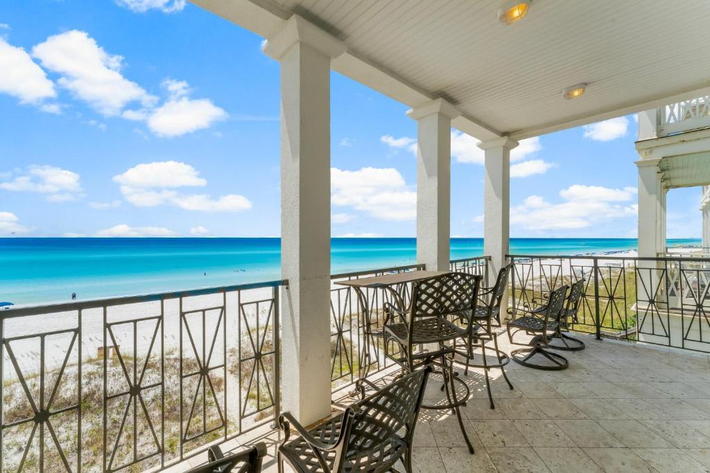 Amazing Views From This West End Home!