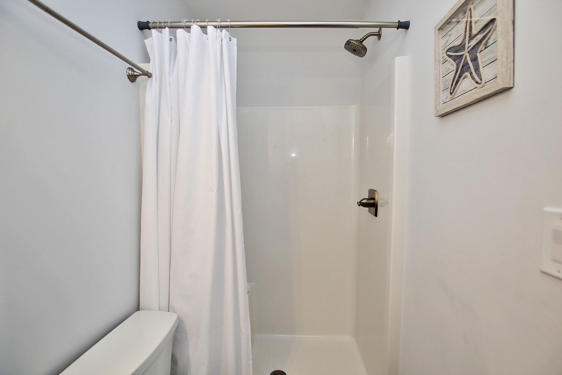 6 - Primary Bedroom Private Bath (2)