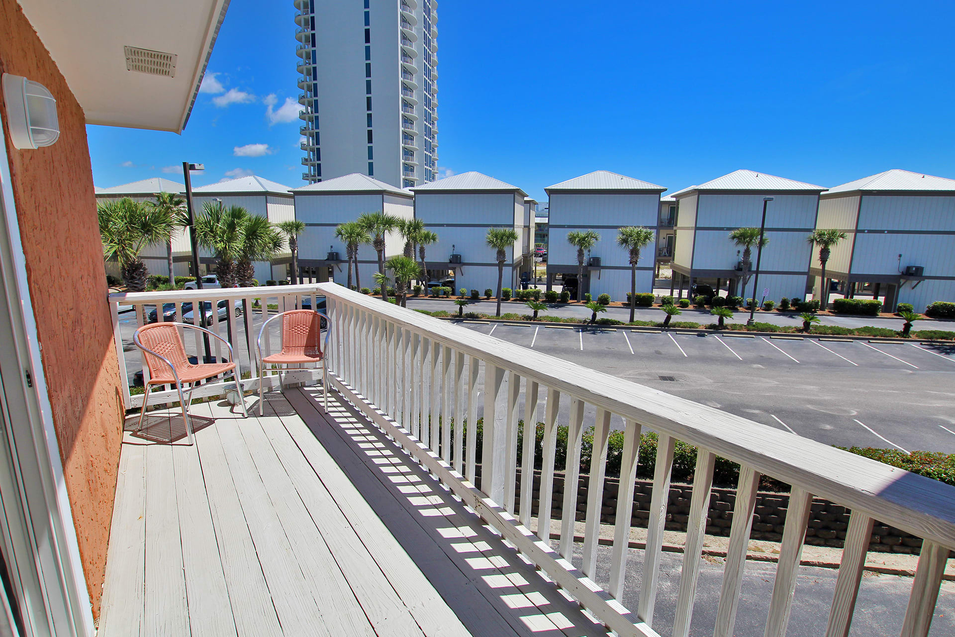 9 - Guest Bedroom (4)