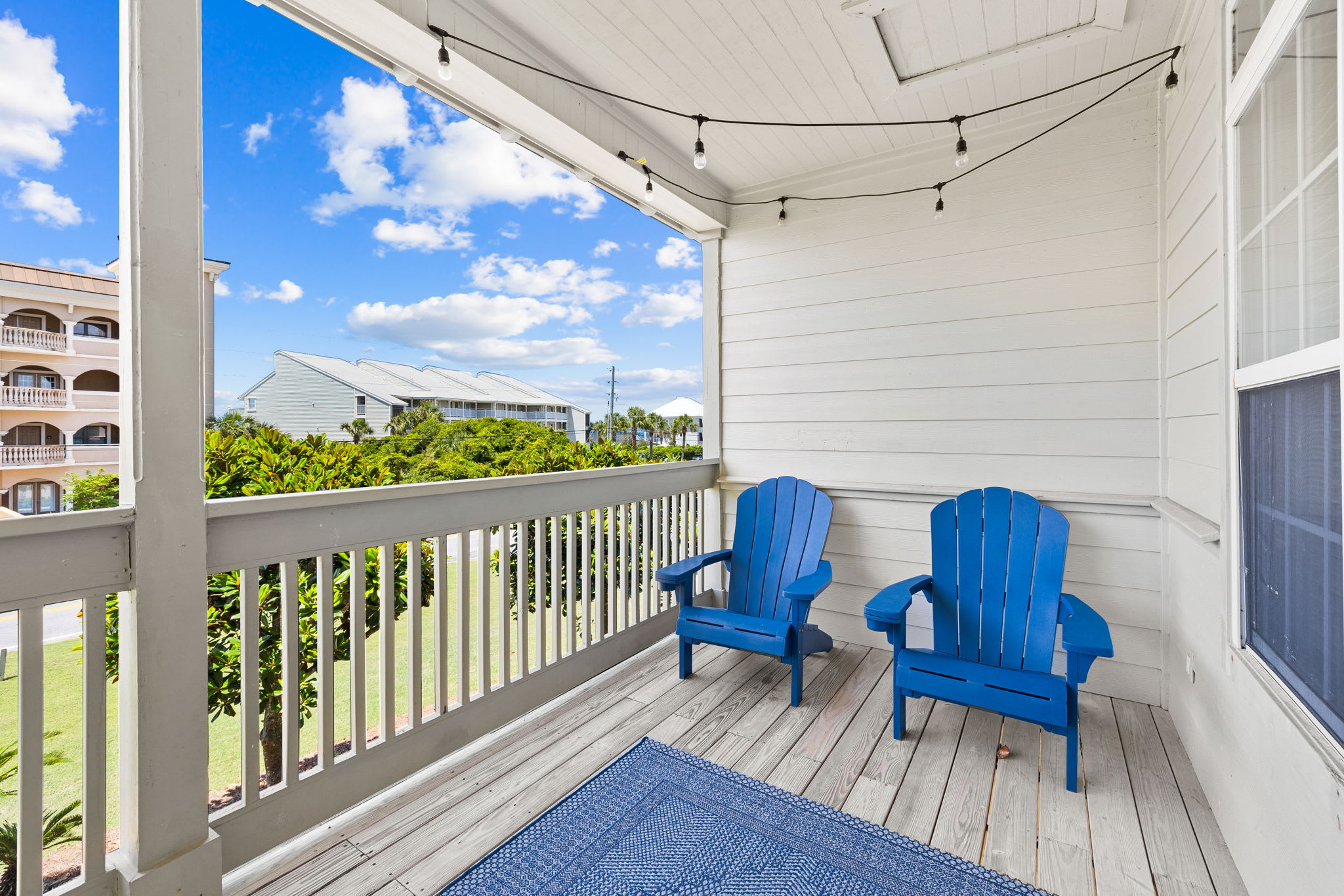 2nd Floor Balcony with great views!