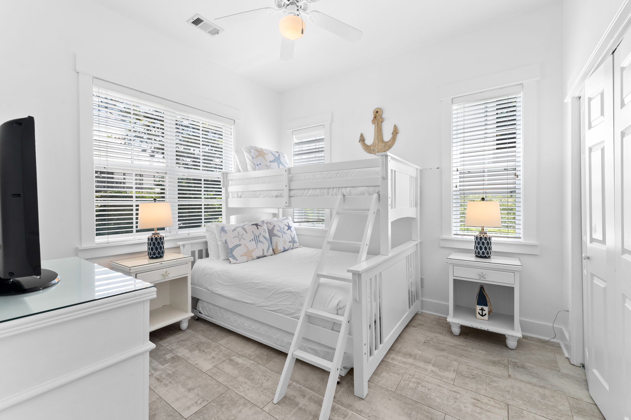 1st Floor Bunk Room - Twin Over Queen