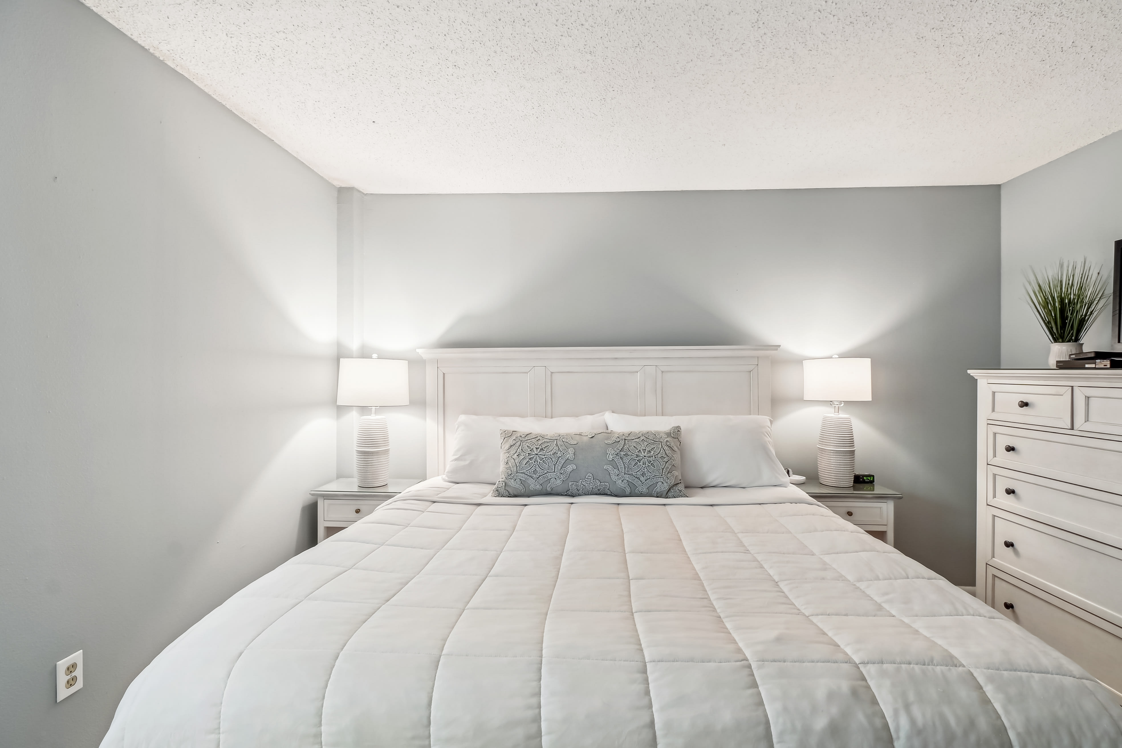 interiors-primary bedroom-dsc5395