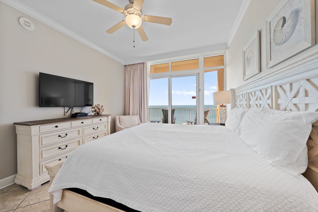 14 Phoenix OB 2004 Primary Bedroom