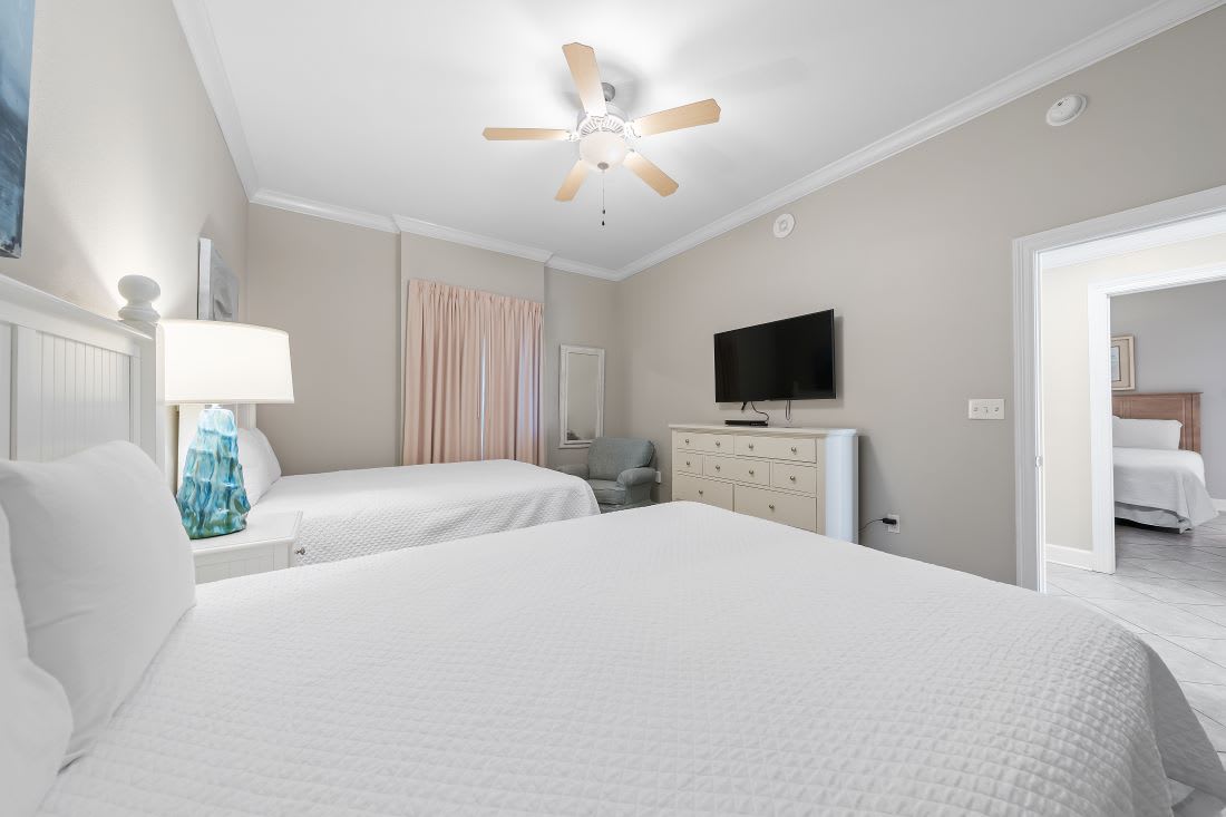 19 Phoenix OB 2004 Bedroom 2