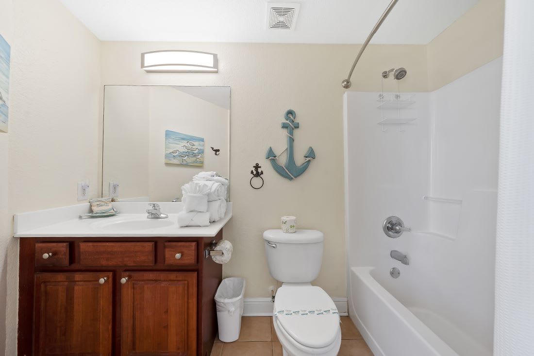 24 Crystal Shores West 1008 Bathroom 3
