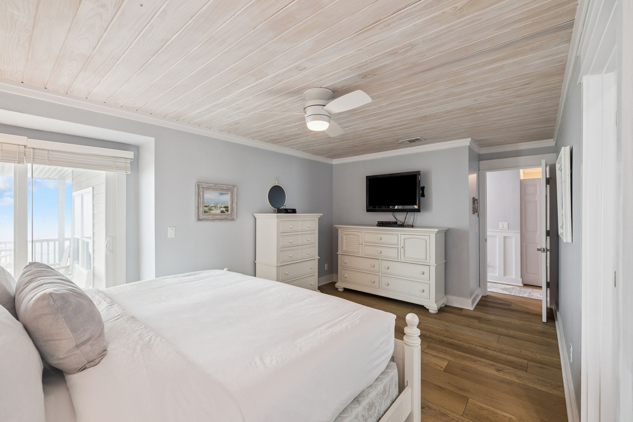 Primary King Suite - Equipped with a Flat-Screen TV