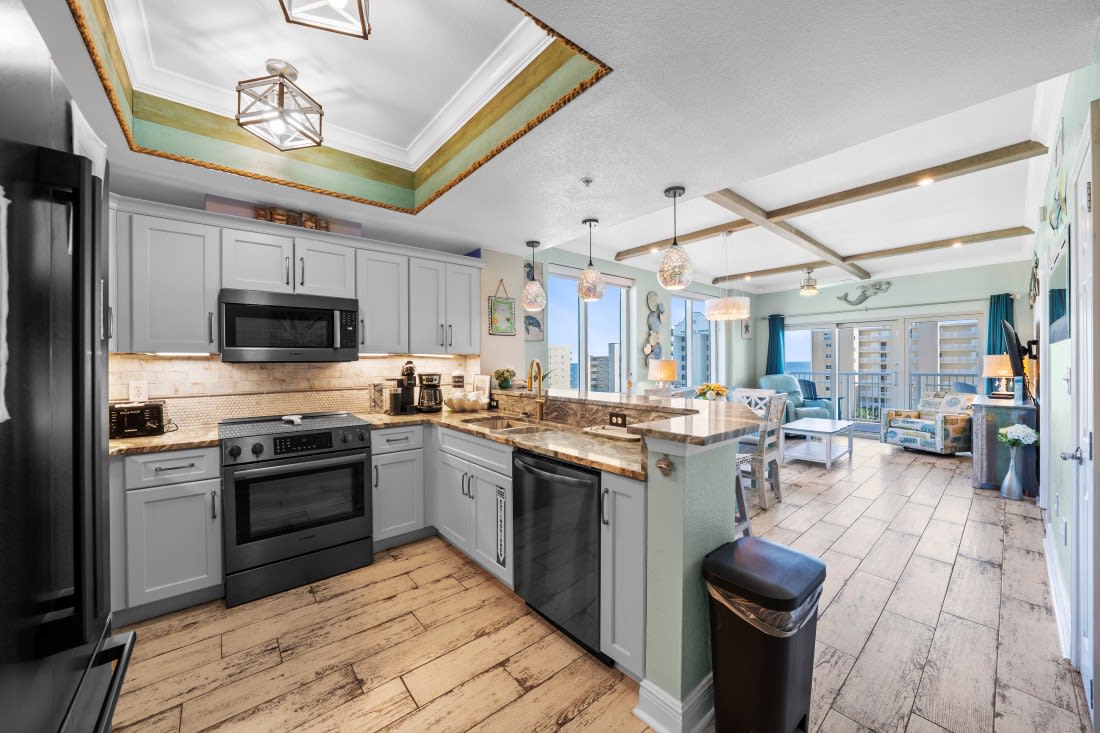 10 Crystal Tower 601 Kitchen