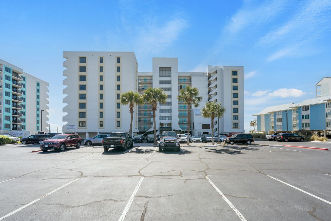 13 Island Winds West Streetside Exterior