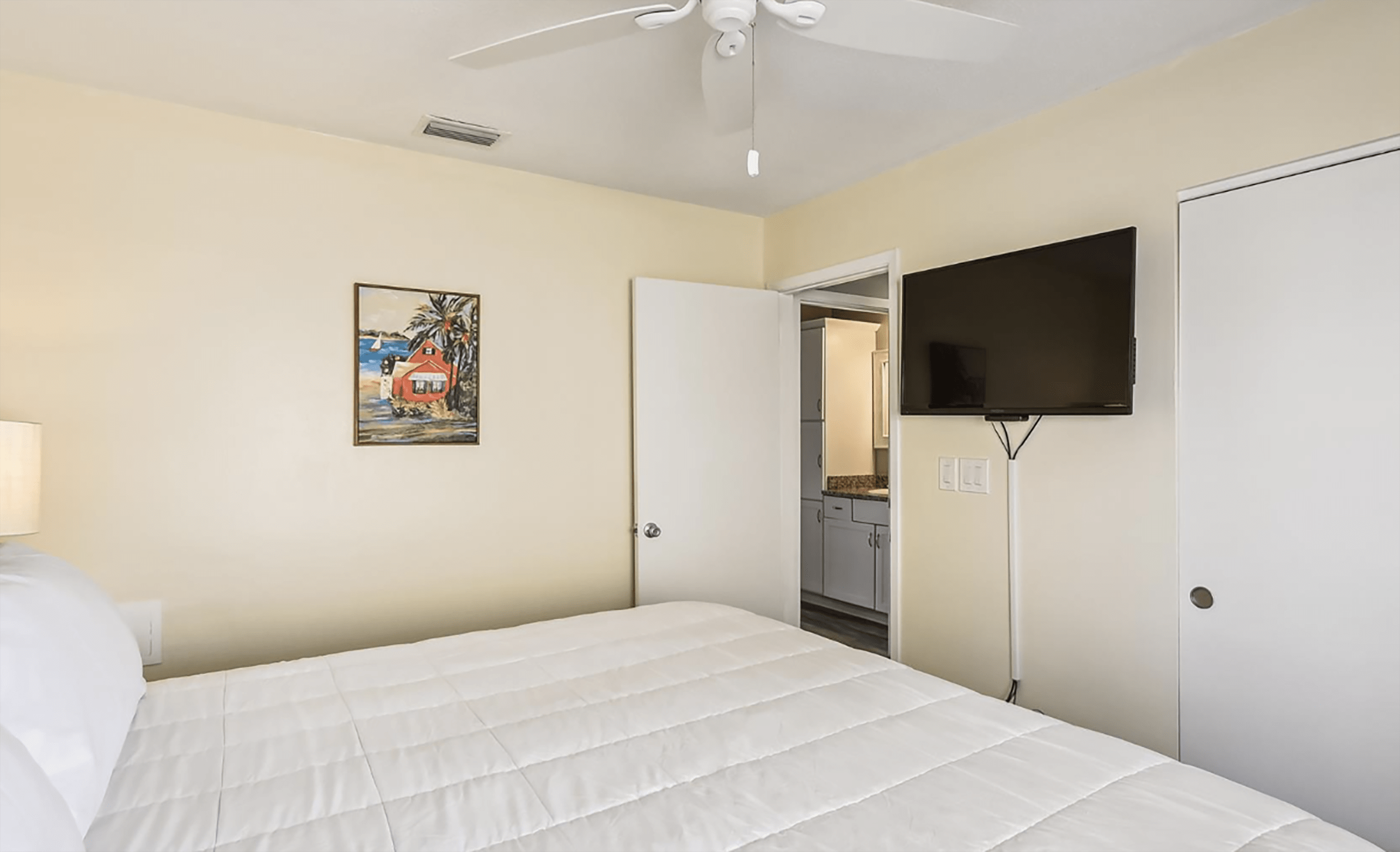 Master with flat screen TV