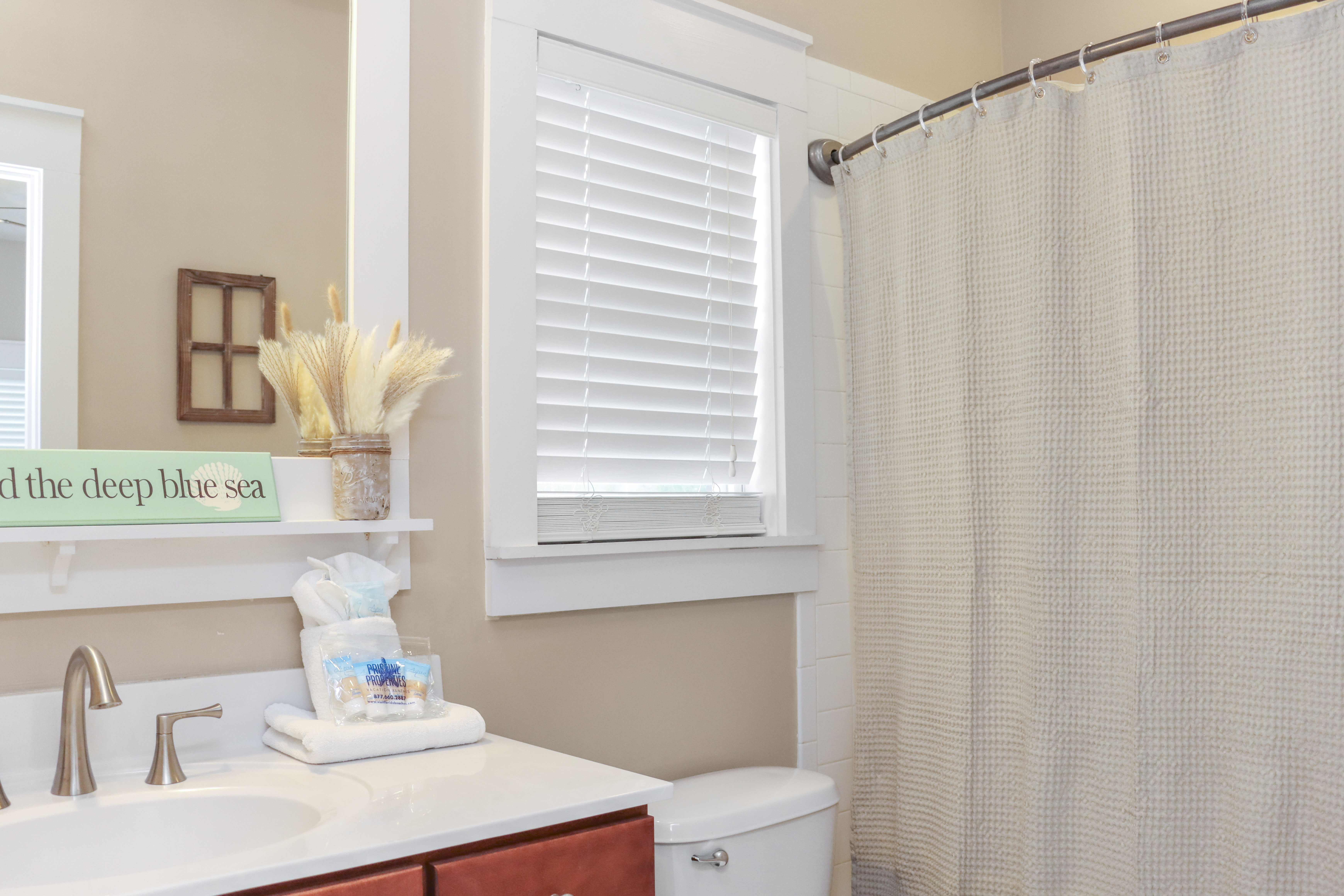 Bedroom 2 - Full Bathroom