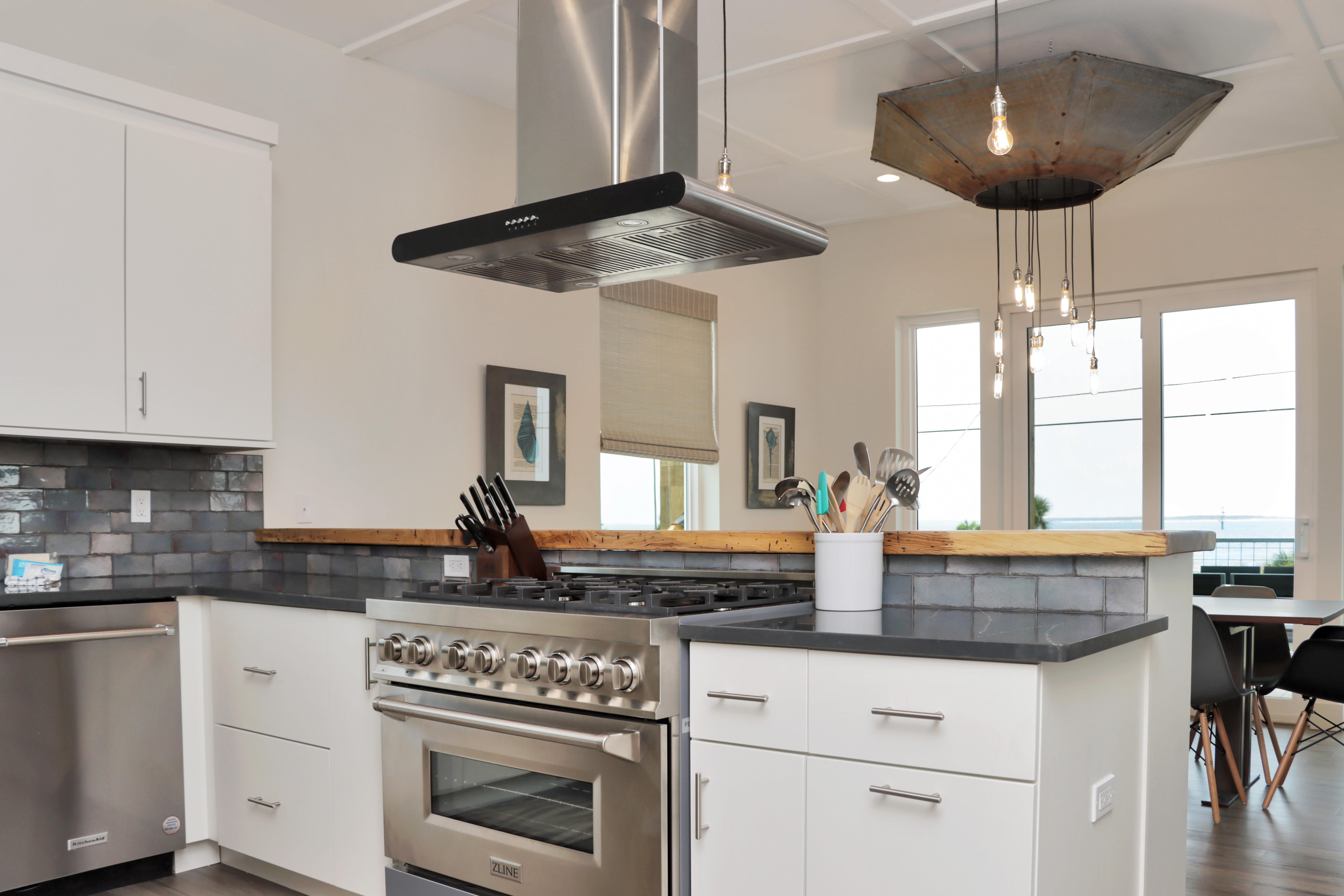 Kitchen - Gas Stove with 6 Burners