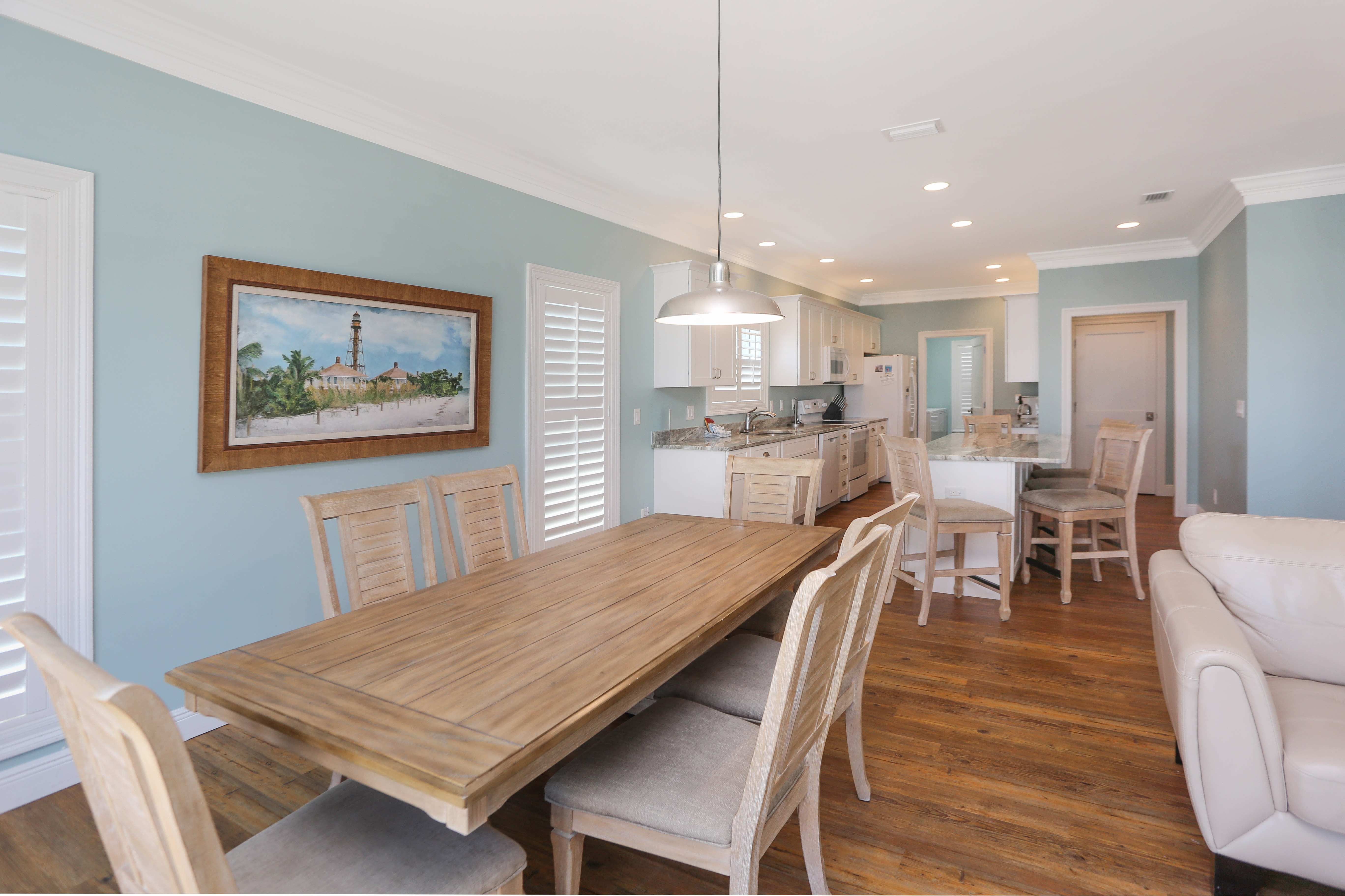 Dining Area & Kitchen