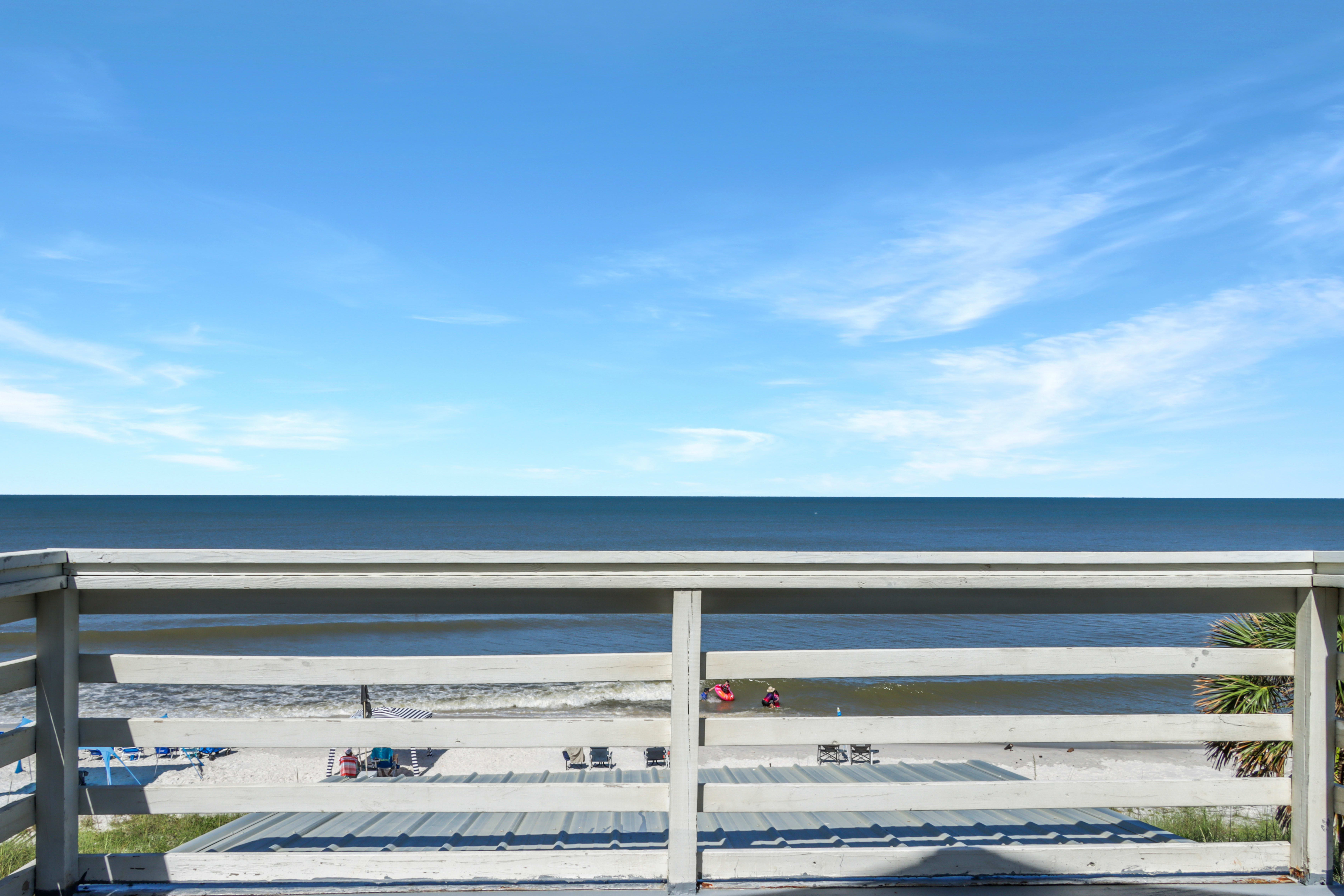 Bedroom 2 - Top Floor Sundeck