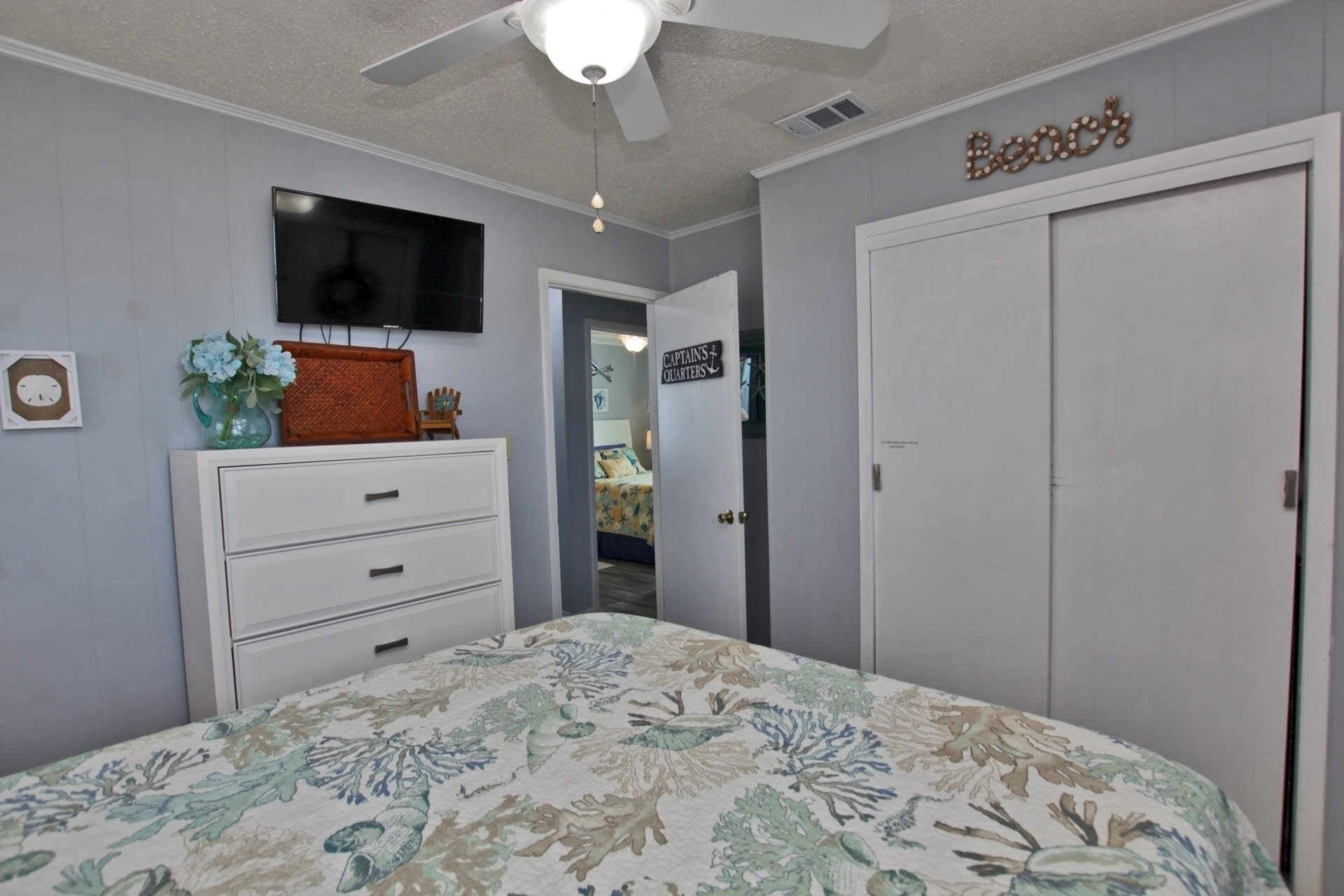 6 Primary Bedroom (4)