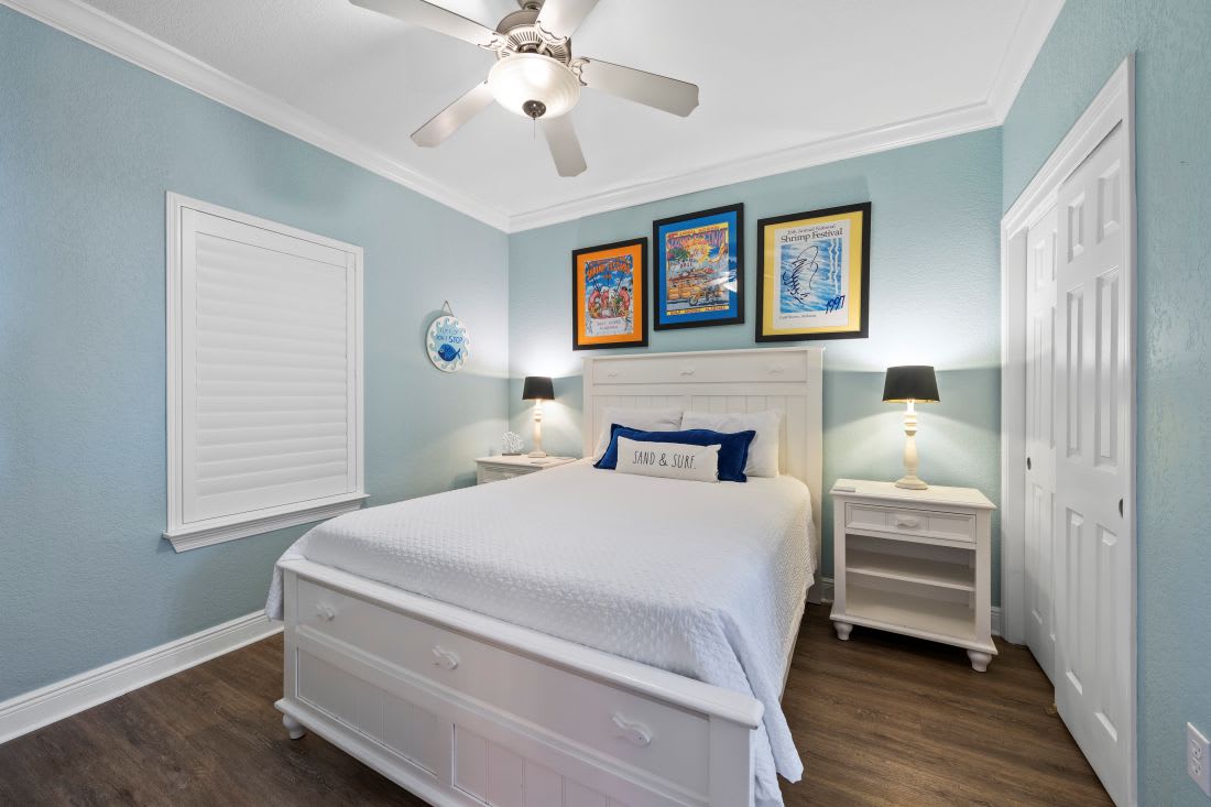 16 Crystal Shores West 1007 Bedroom 2