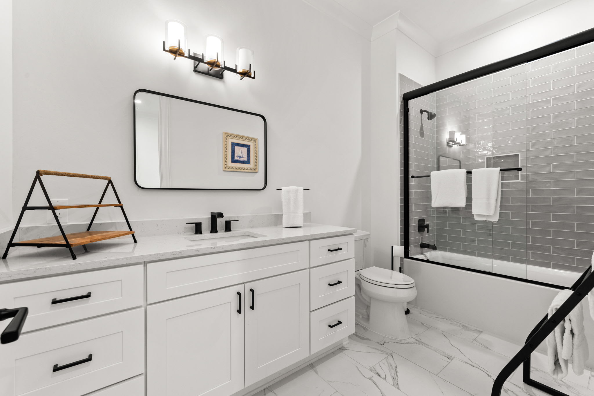 1st Floor - Guest Bathroom