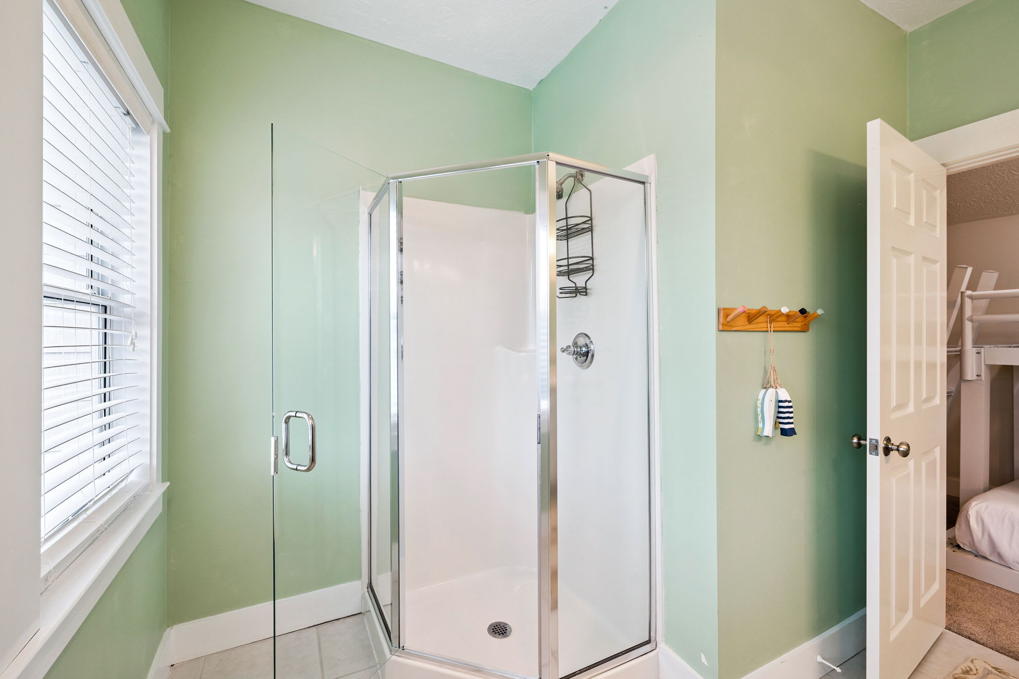 Bunk Room En-Suite - Walk-In Shower