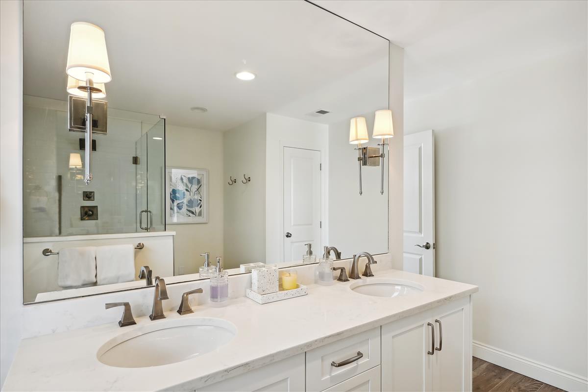 Spa-Like Bath Retreat