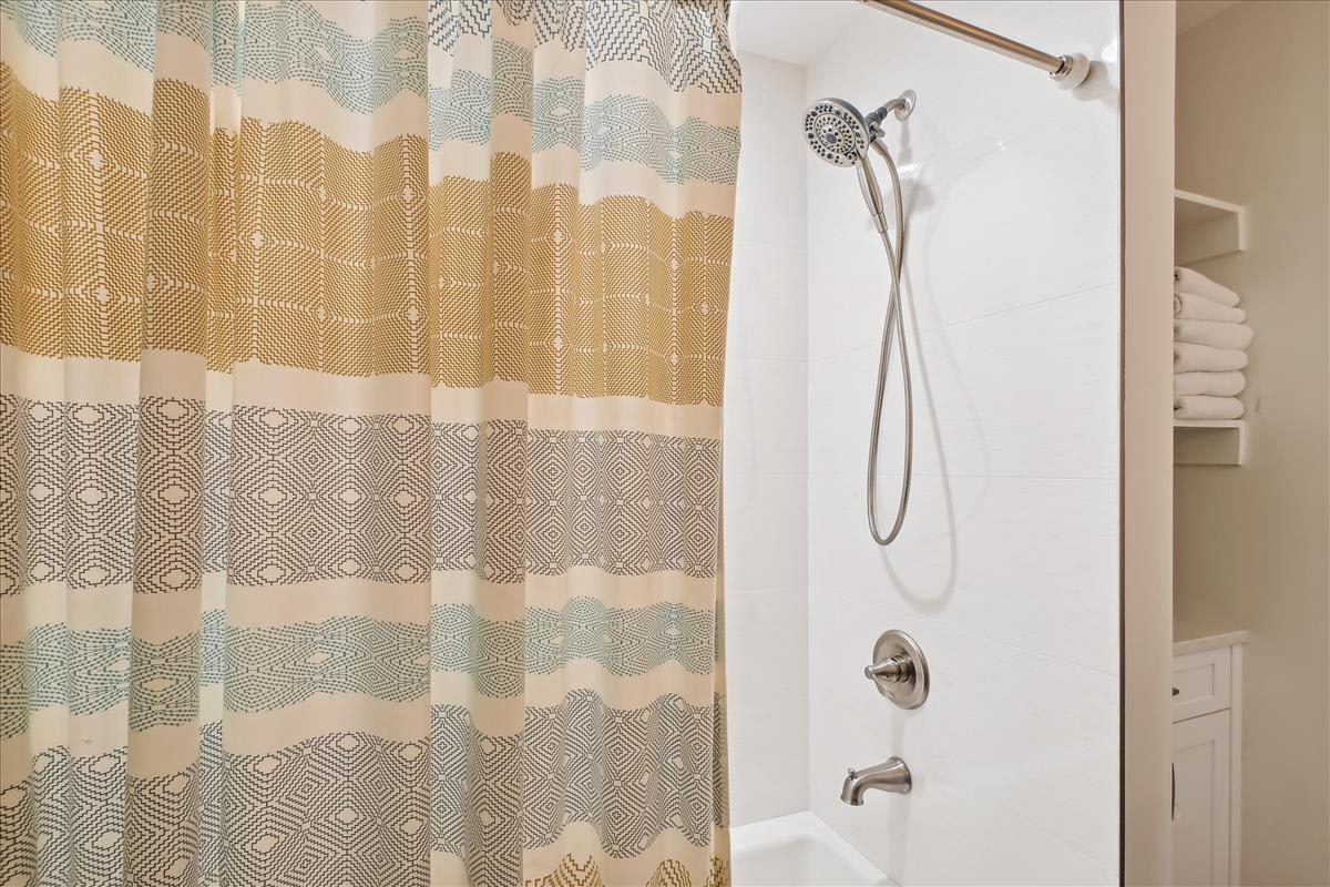 Spa-Like Bath Retreat