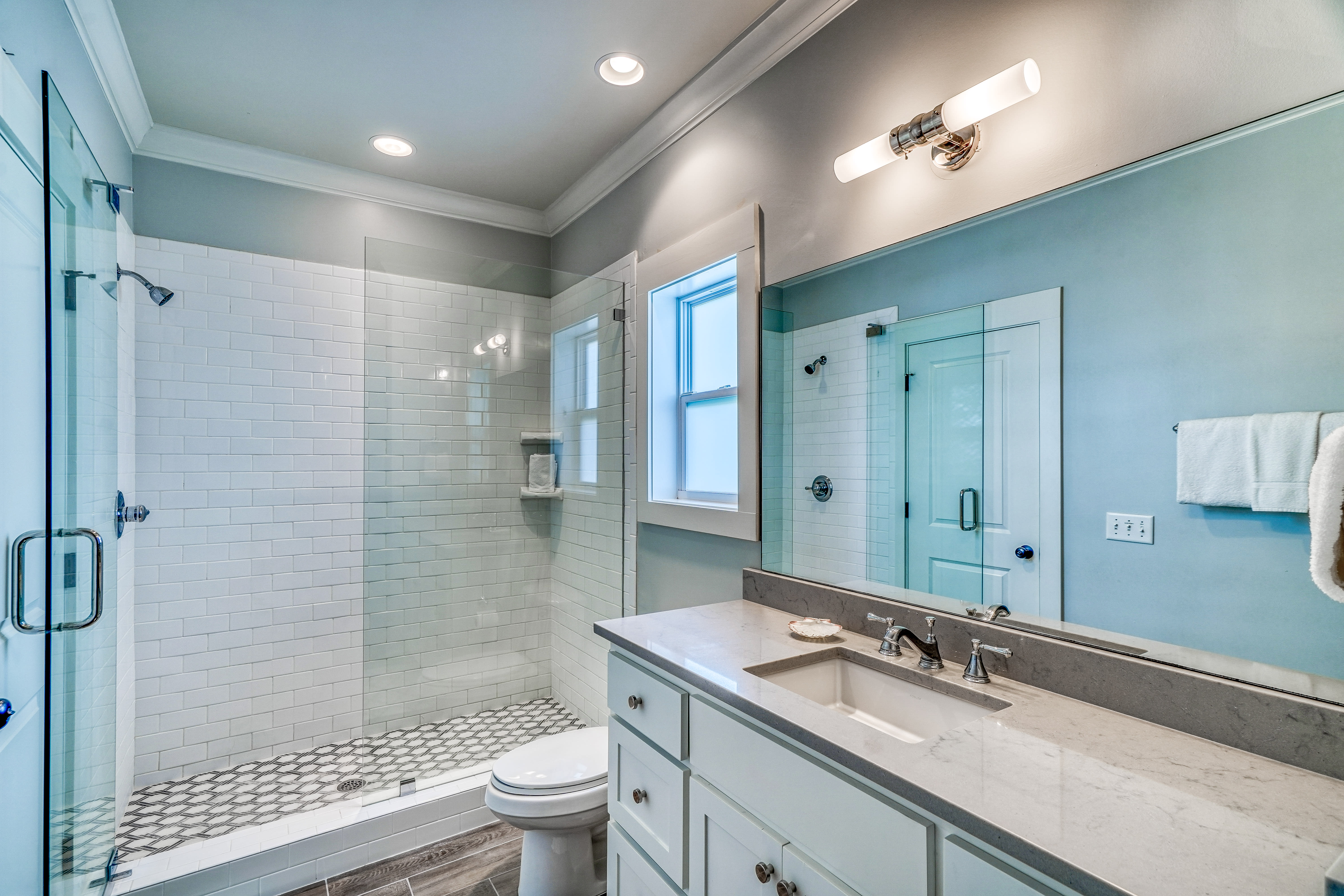 3rd Floor Primary En Suite - Featuring a Glass-enclosed Shower