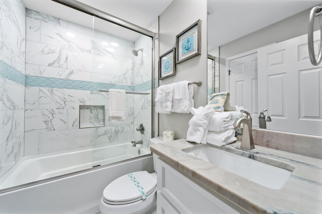 23 Lighthouse 515 Bathroom 3