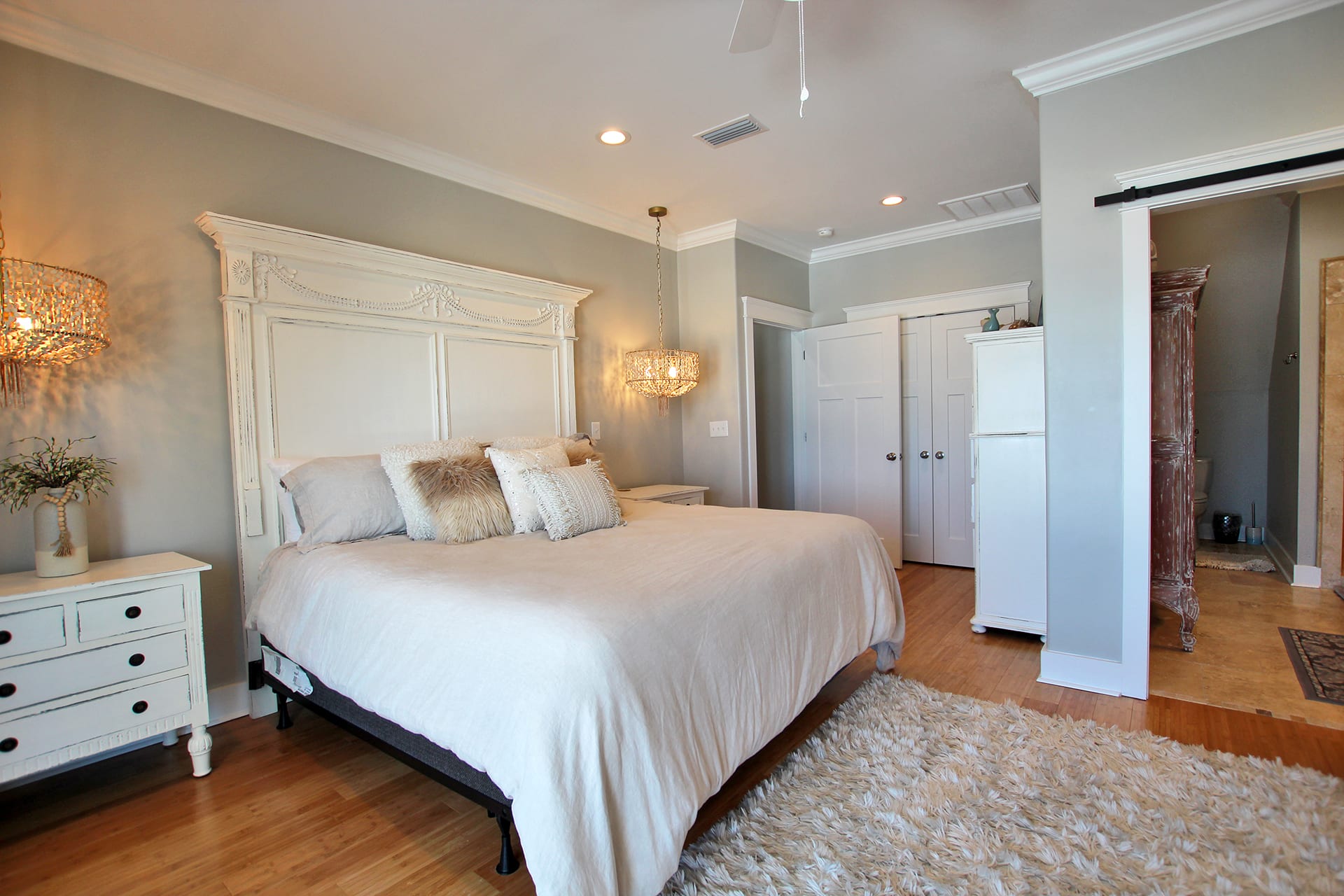 Primary Bedroom Suite (6)