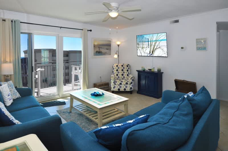 Living Room - Emerald Isle Resort 712, Okaloosa Island, Fort Walton Beach Vacation Rentals by Sunset Resort Rentals