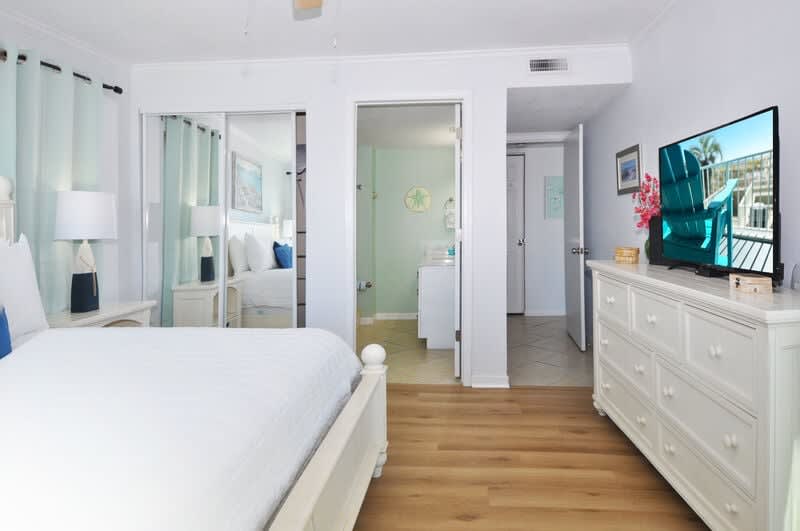 Master - Emerald Isle Resort 712, Okaloosa Island, Fort Walton Beach Vacation Rentals by Sunset Resort Rentals