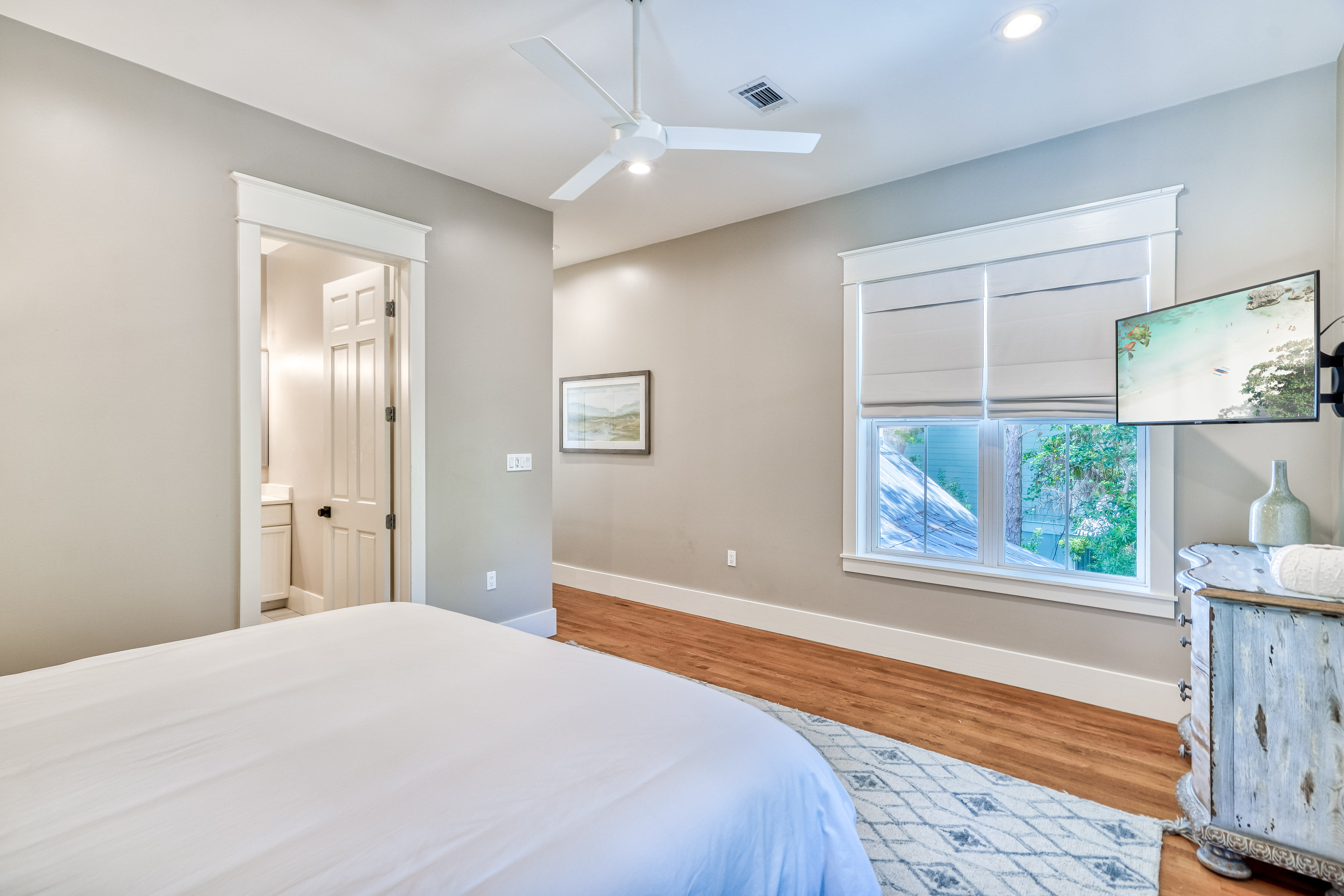 2nd Floor - Guest Room - Private En Suite