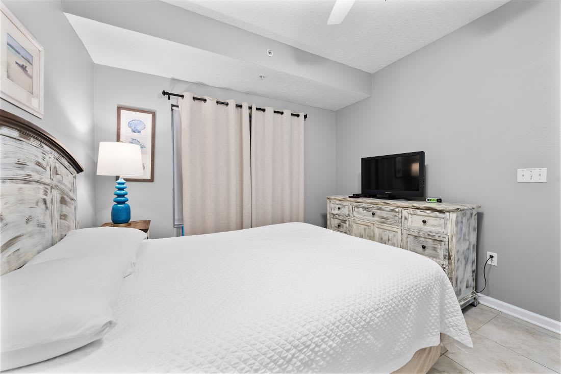 18 Colonnades 1202 Bedroom 2