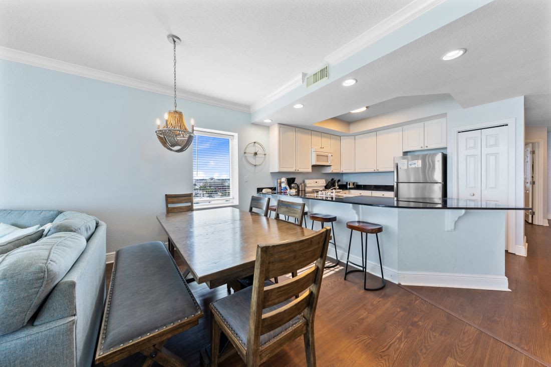 7 San Carlos 409 Dining Area-Kitchen
