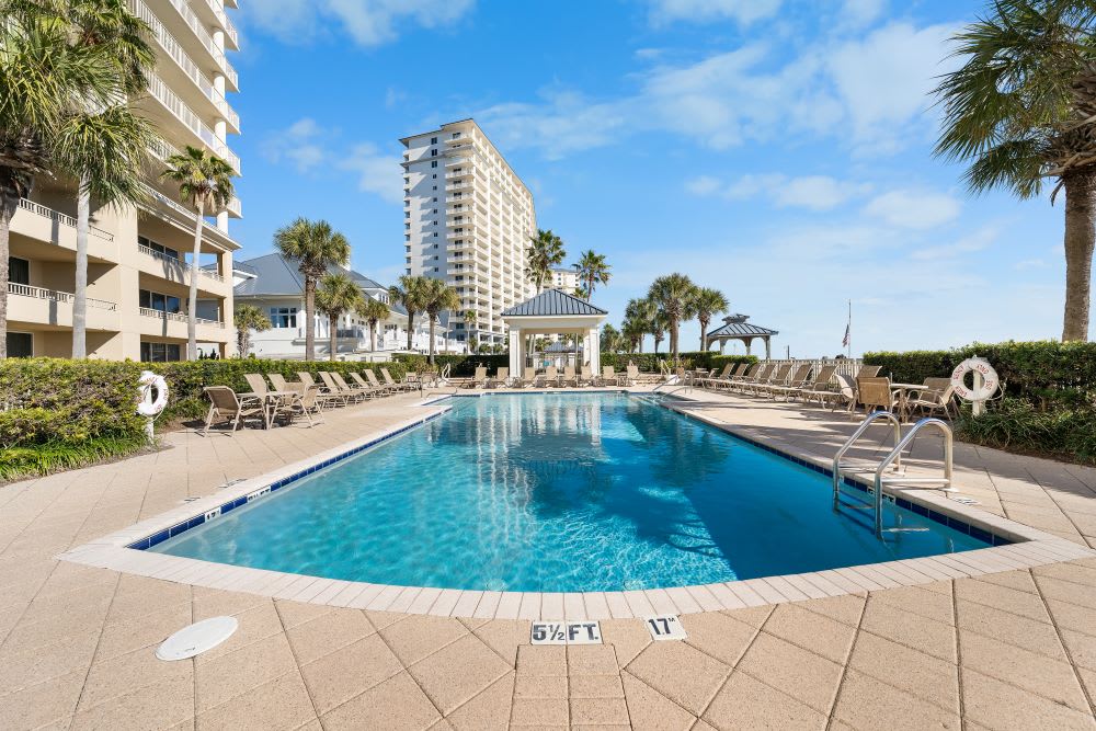 z34 BC CATALINA OUTDOOR POOL