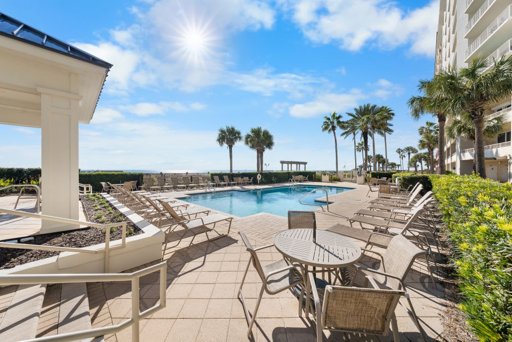 z37 BC CATALINA POOL DECK