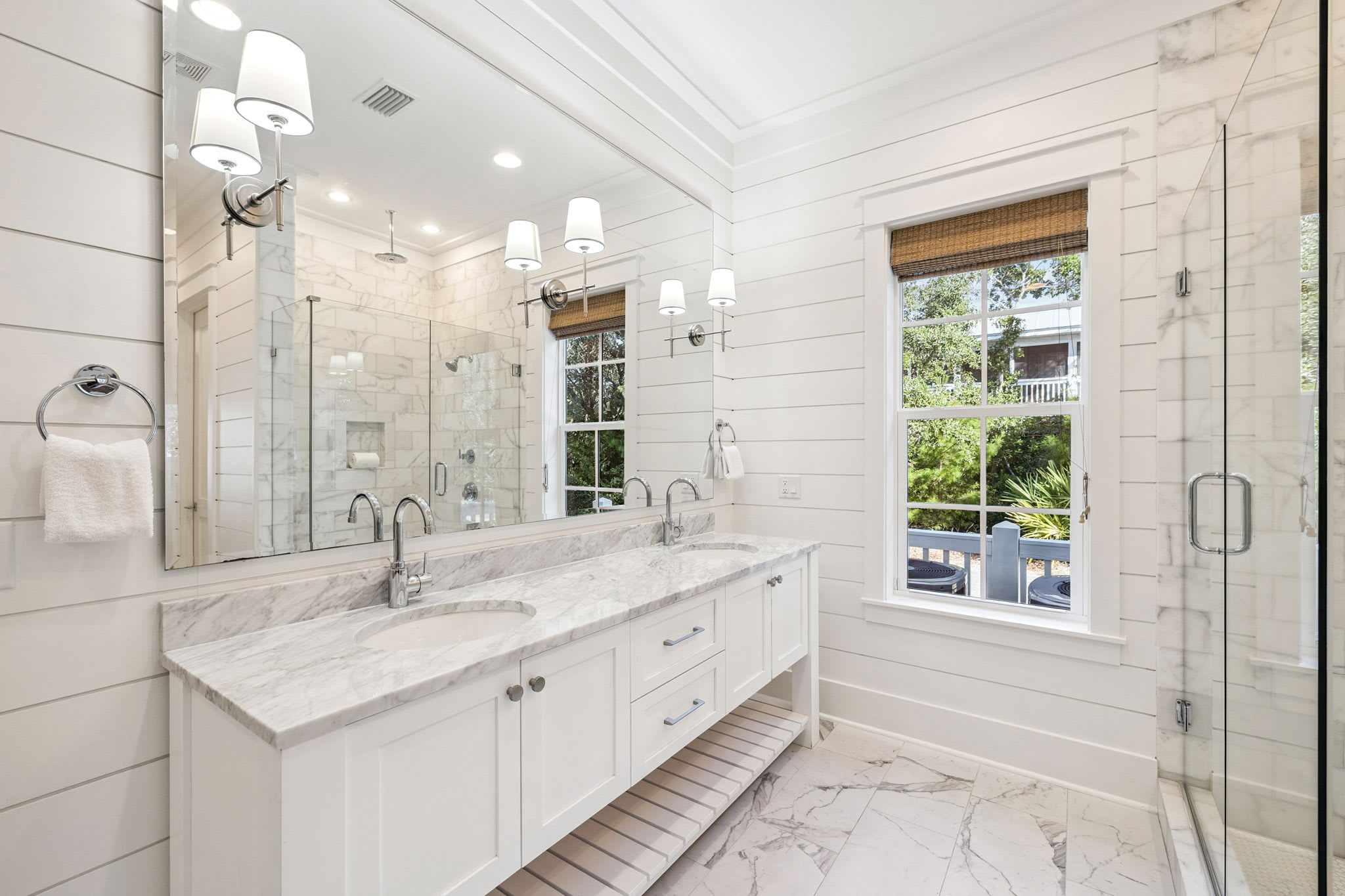 Primary King En-Suite - Dual Vanities